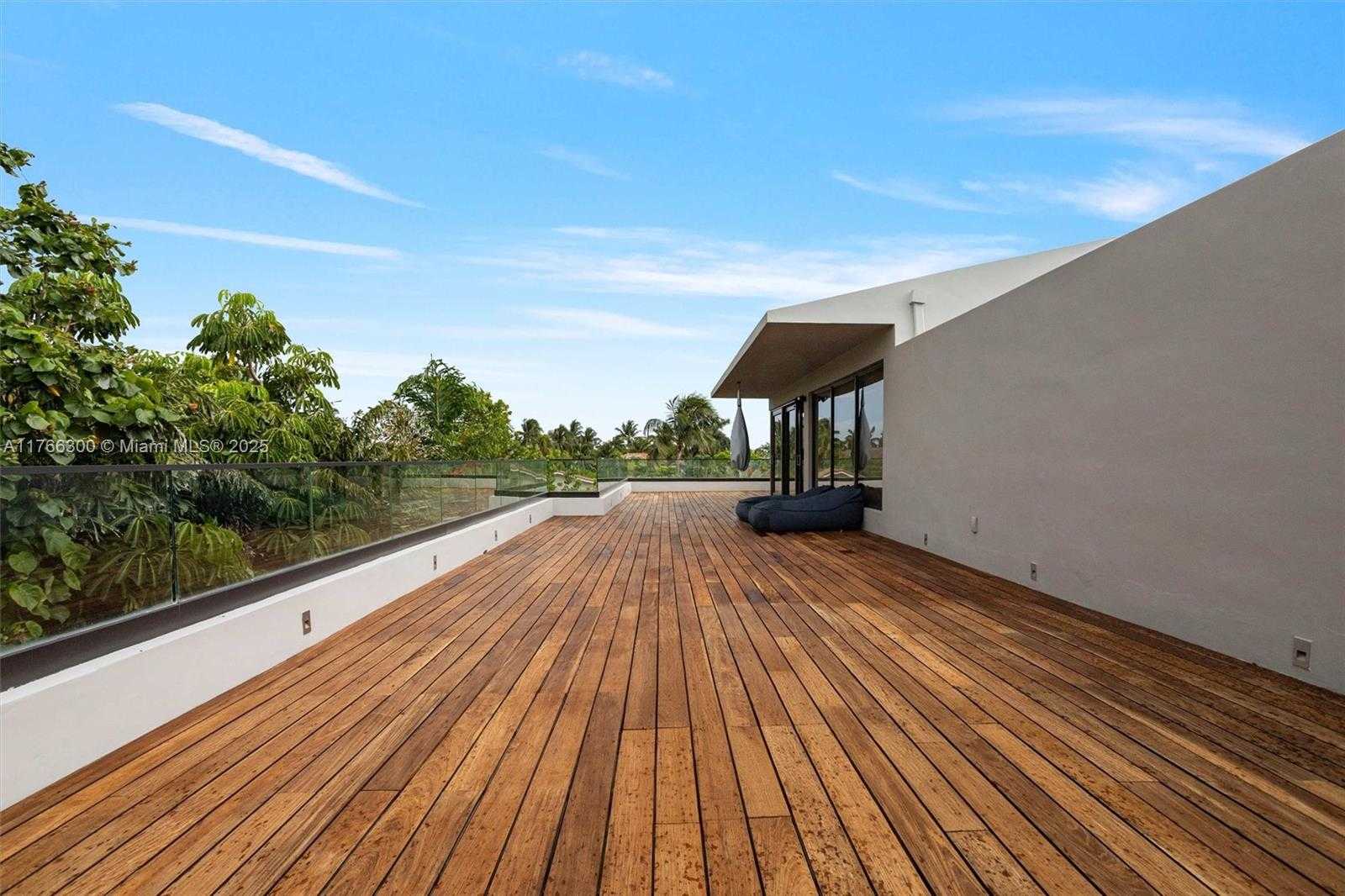 Small Image of 610 HARBOR CIR, Key Biscayne Number 47