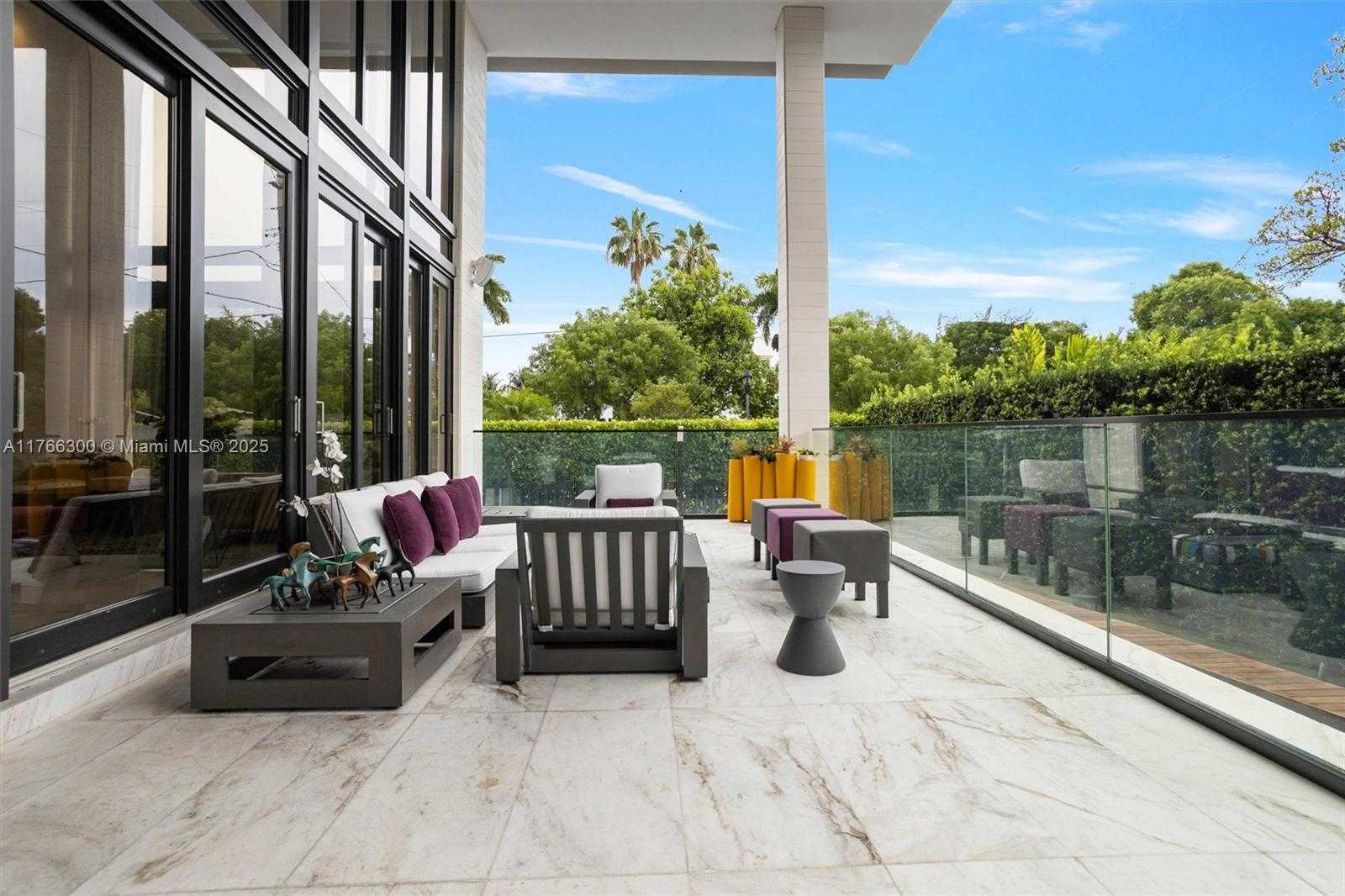 Small Image of 610 HARBOR CIR, Key Biscayne Number 49