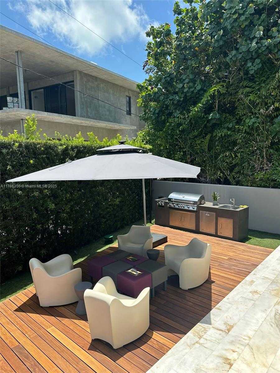 Small Image of 610 HARBOR CIR, Key Biscayne Number 50