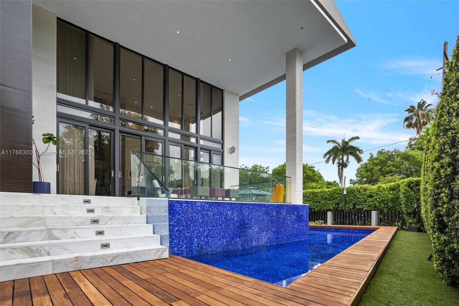 Small Image of 610 HARBOR CIR, Key Biscayne Number 53