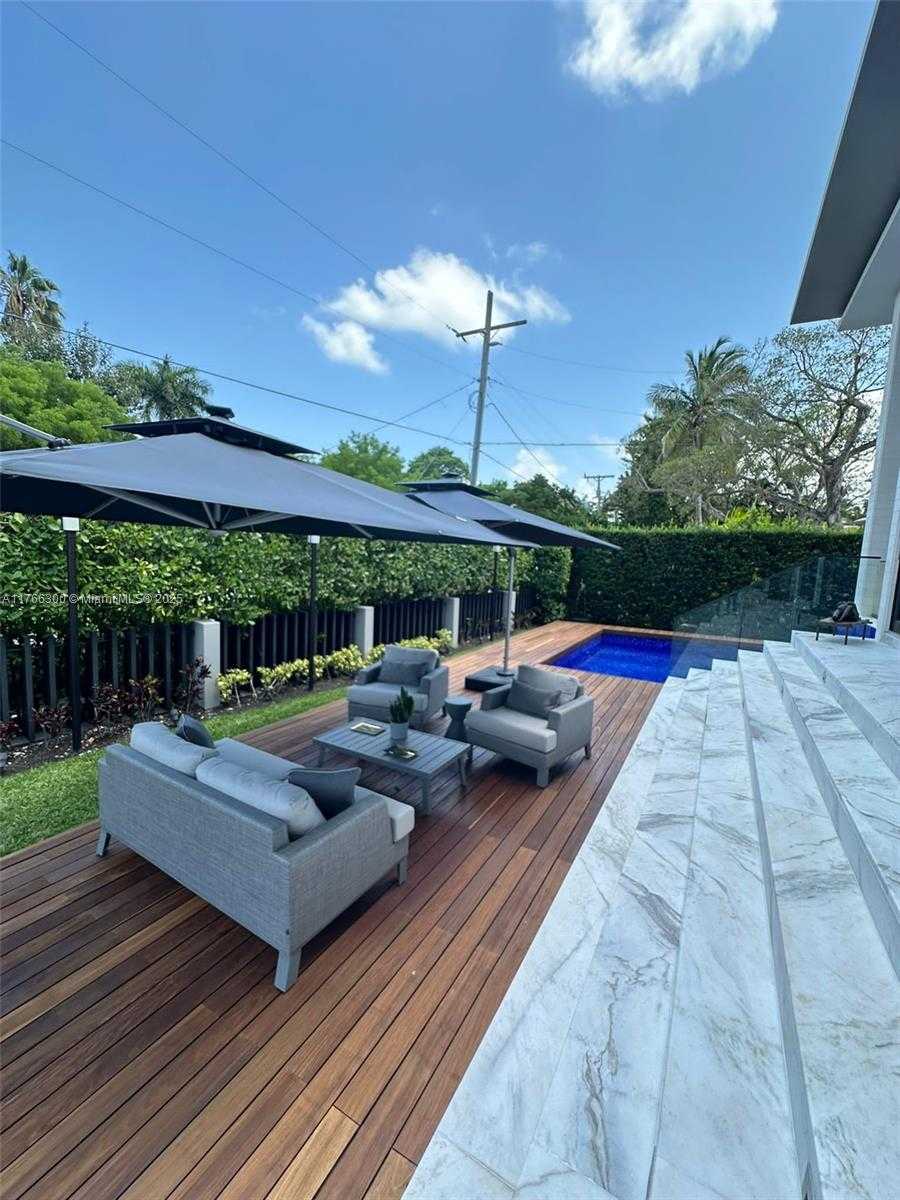 Small Image of 610 HARBOR CIR, Key Biscayne Number 54