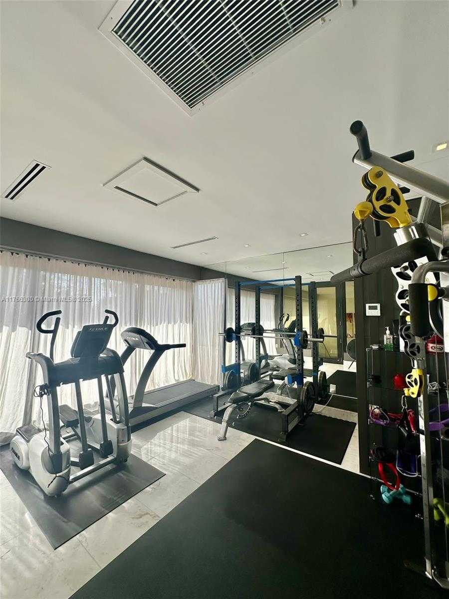 Small Image of 610 HARBOR CIR, Key Biscayne Number 56