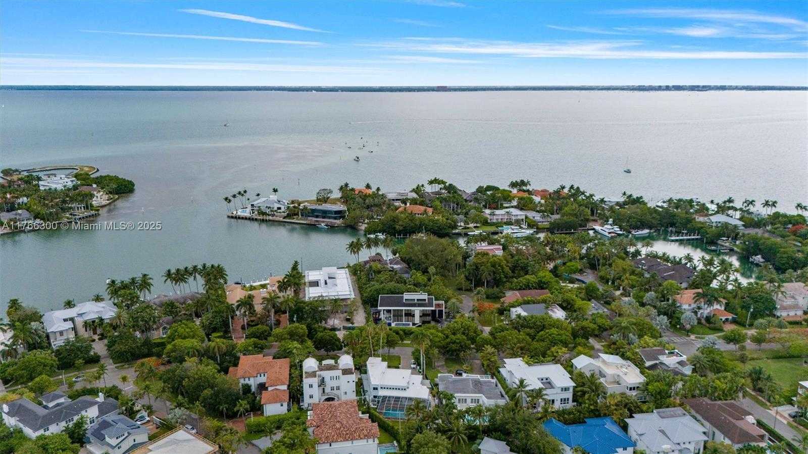 Small Image of 610 HARBOR CIR, Key Biscayne Number 69