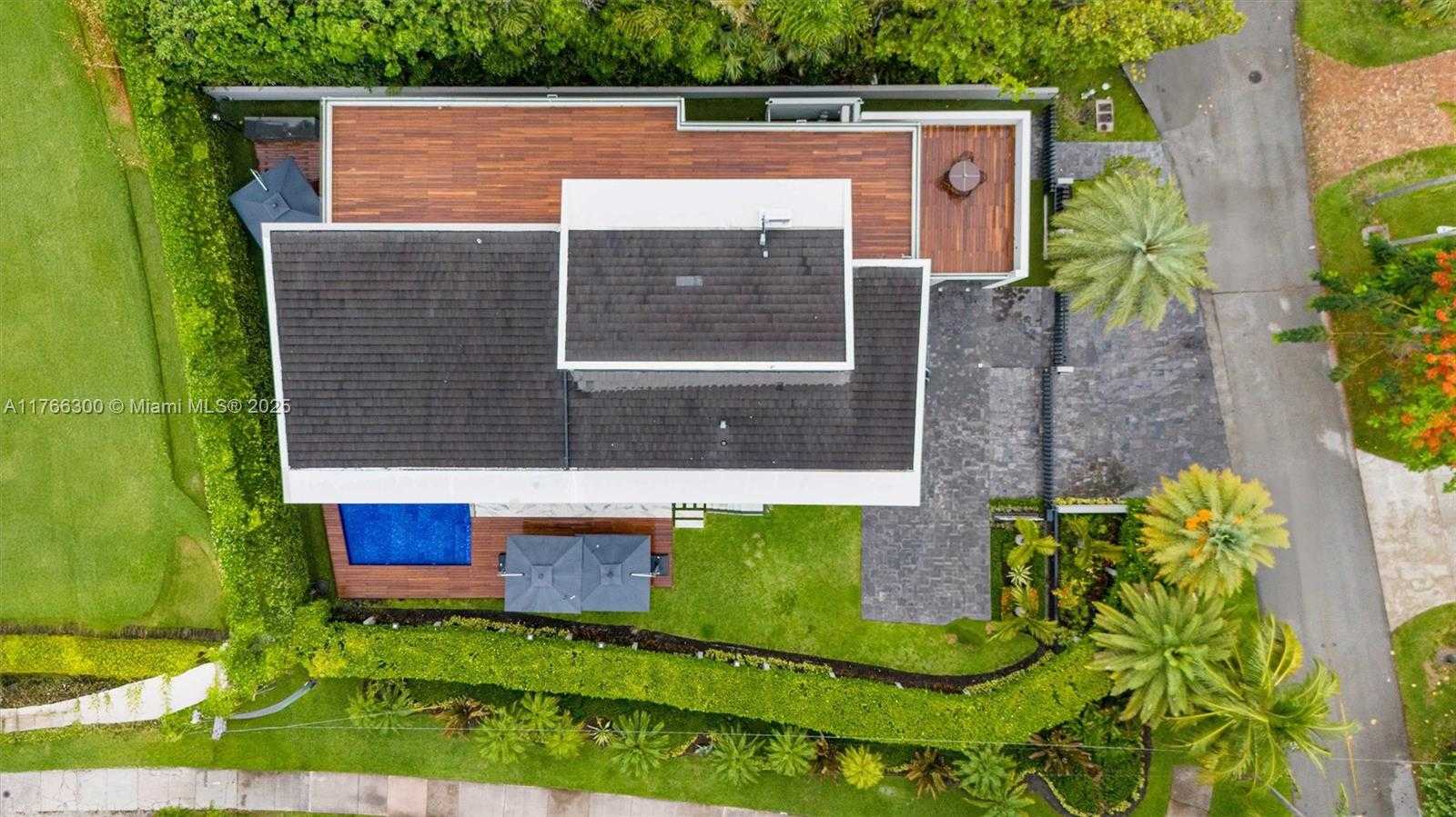 Small Image of 610 HARBOR CIR, Key Biscayne Number 71