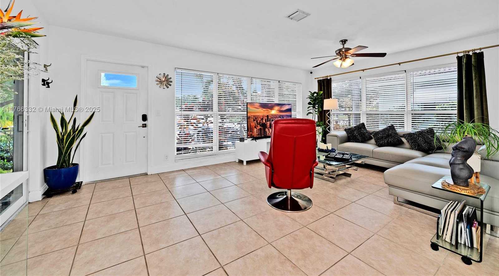 Small Image of 3449 NORTH EAST 17TH WAY, Oakland Park Number 2
