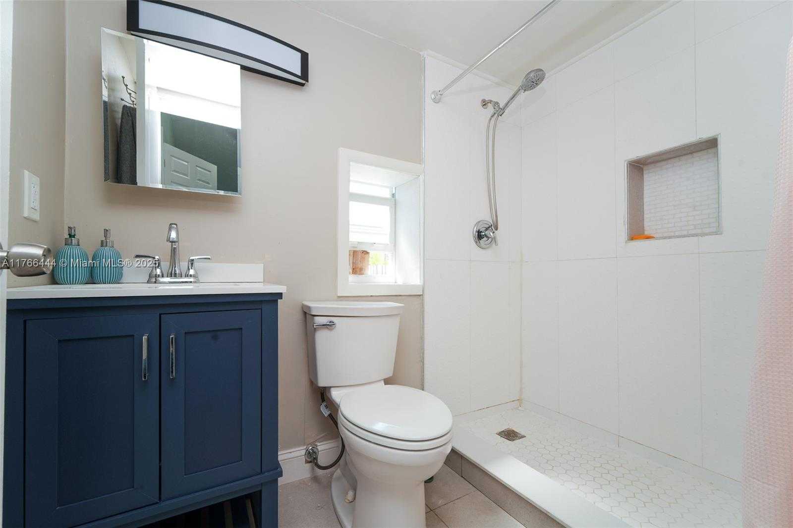 Small Image of 1504 FUNSTON ST, Hollywood Number 10