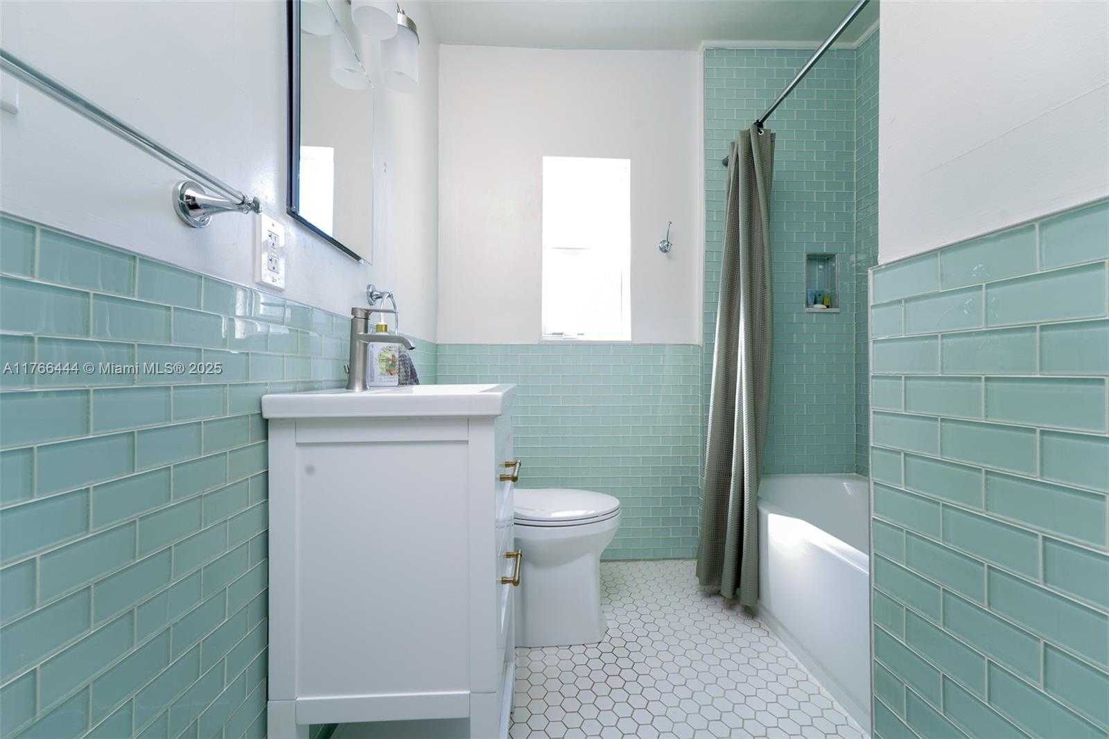 Small Image of 1504 FUNSTON ST, Hollywood Number 15