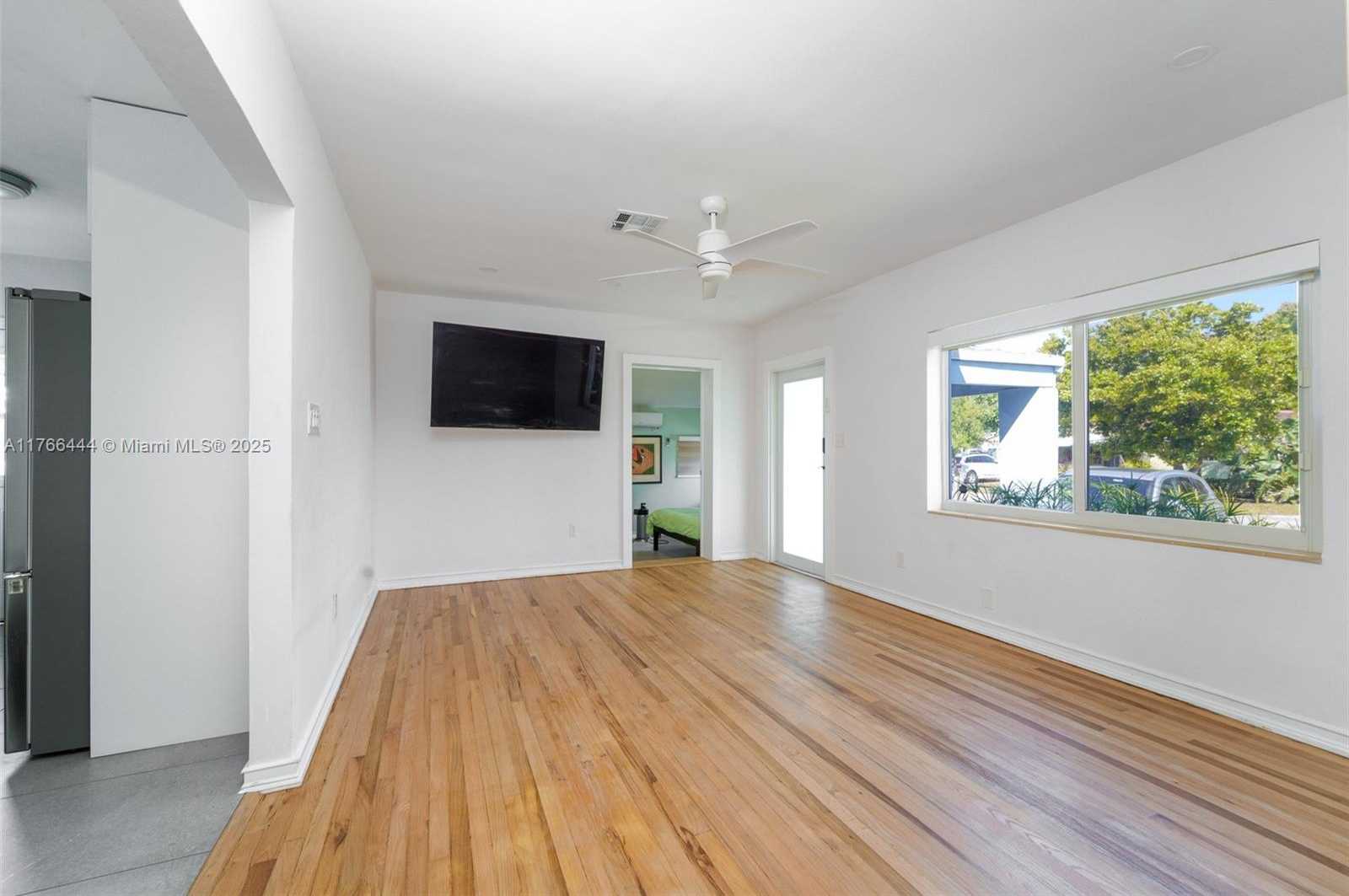 Small Image of 1504 FUNSTON ST, Hollywood Number 3
