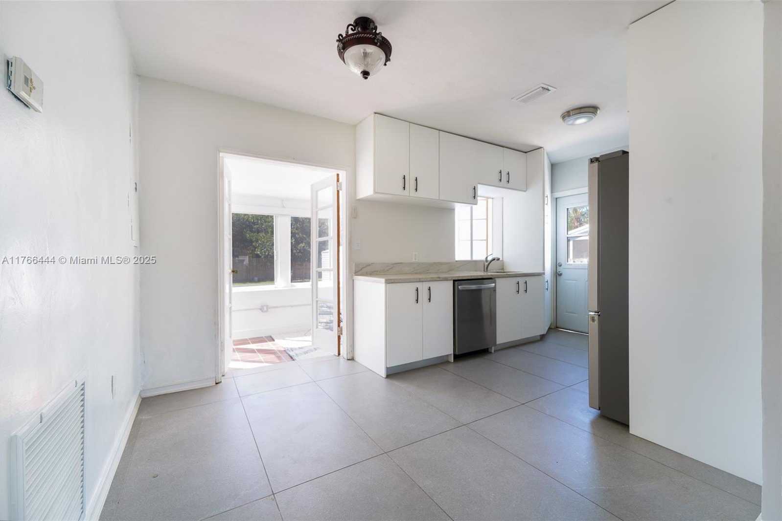 Small Image of 1504 FUNSTON ST, Hollywood Number 5