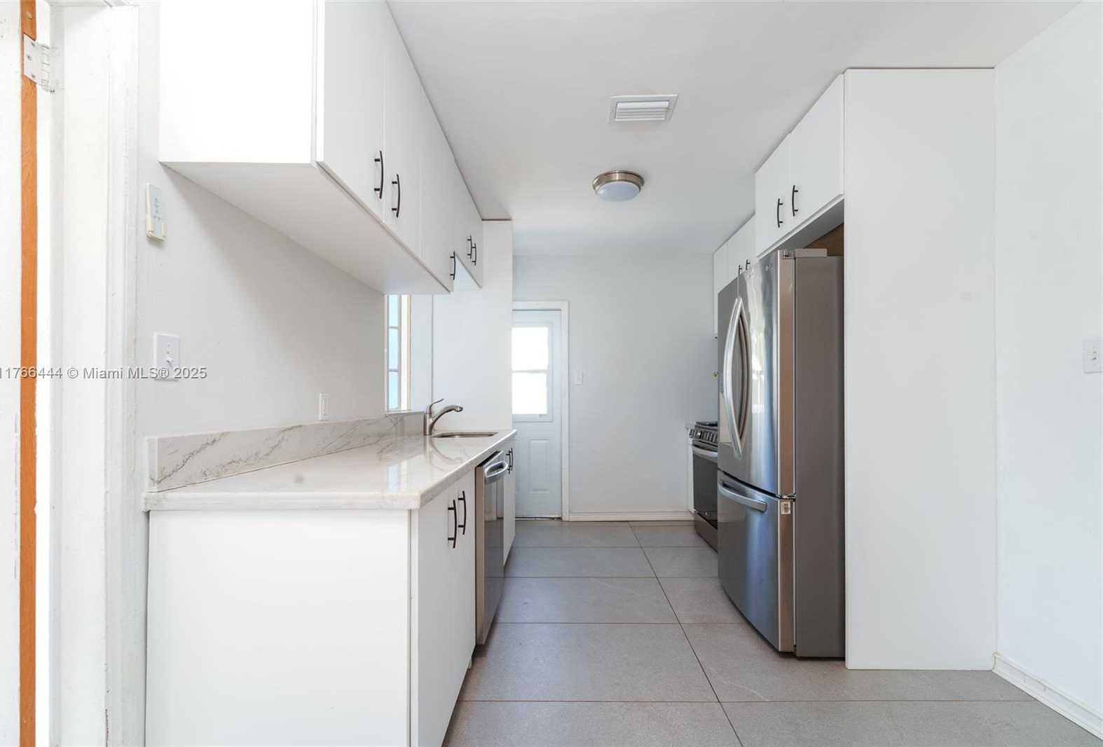 Small Image of 1504 FUNSTON ST, Hollywood Number 6