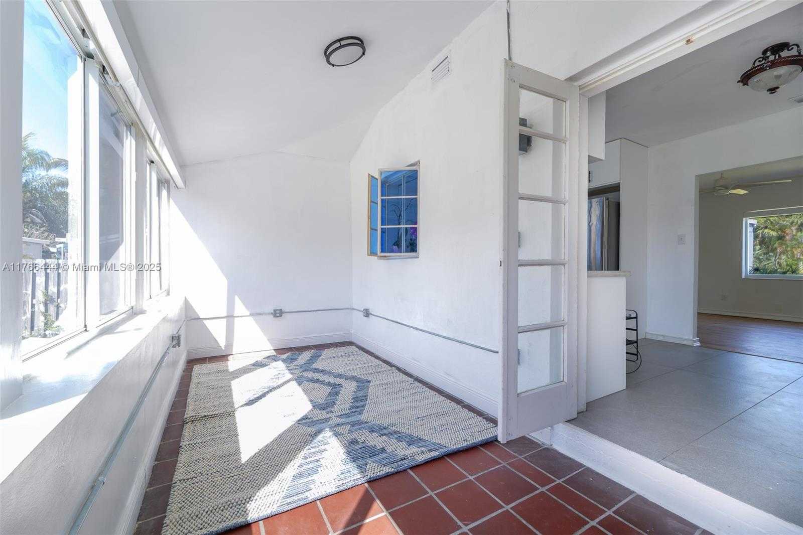 Small Image of 1504 FUNSTON ST, Hollywood Number 8
