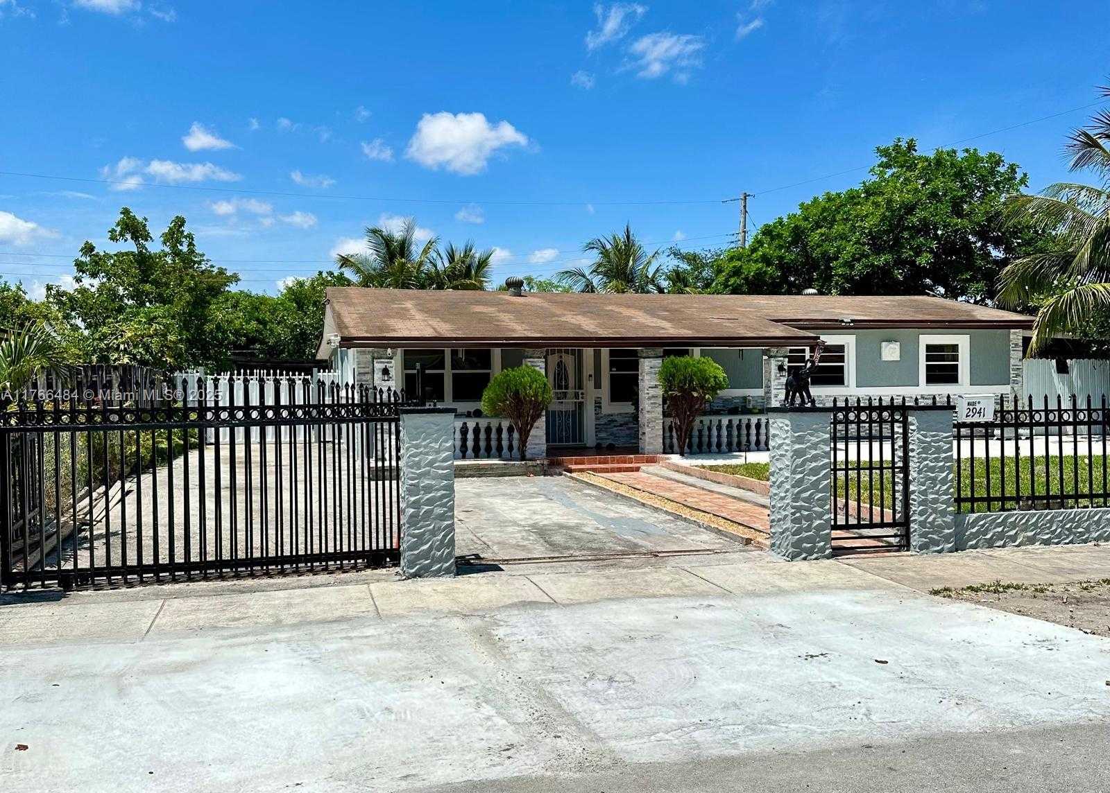 Small Image of 2941 NORTH WEST 173RD TER, Miami Gardens Number 2