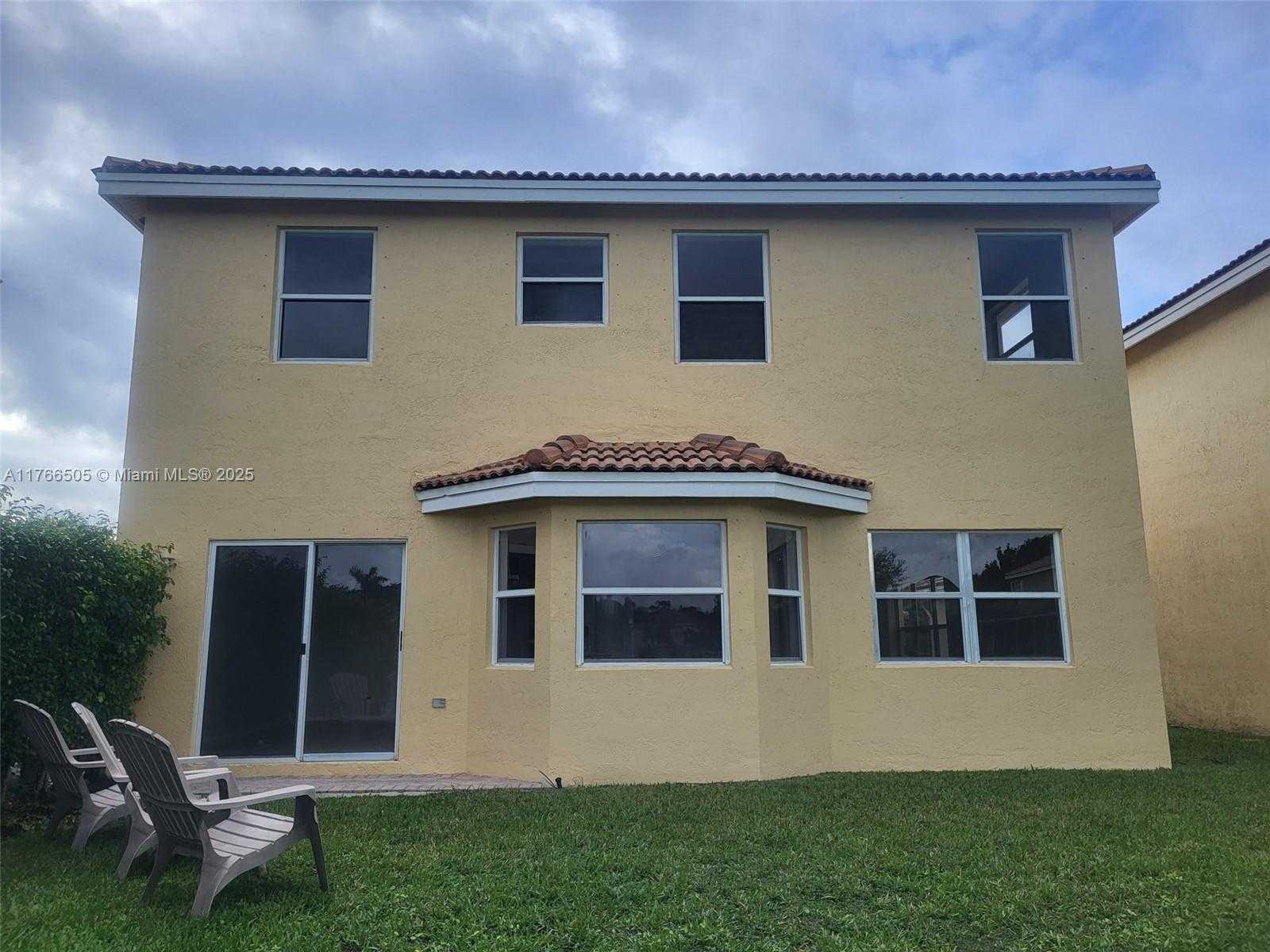 Small Image of 4035 CRESCENT CREEK PL, Coconut Creek Number 2