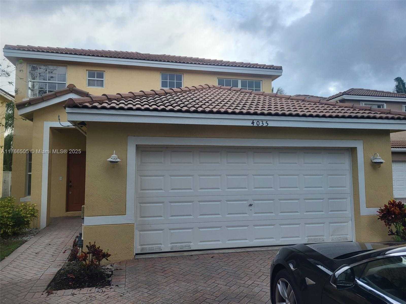 Small Image of 4035 CRESCENT CREEK PL, Coconut Creek Number 3