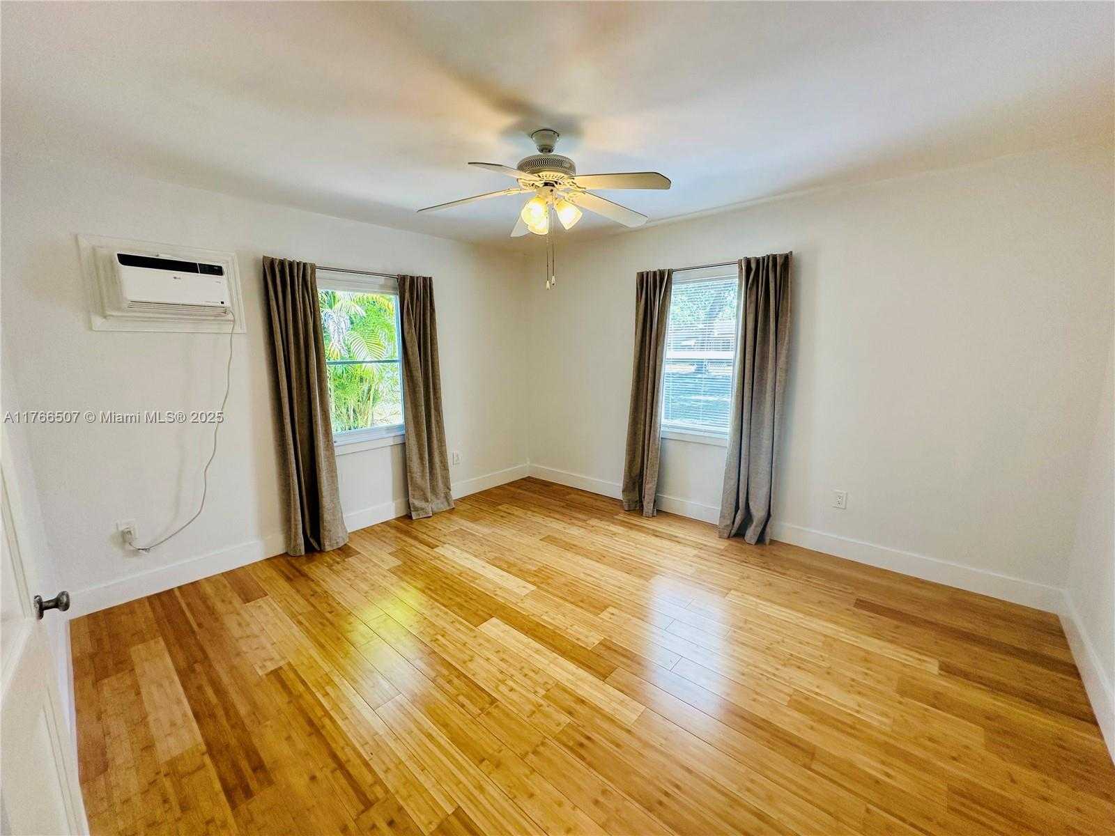 Small Image of 765 NORTH WEST 125TH ST, North Miami Number 12