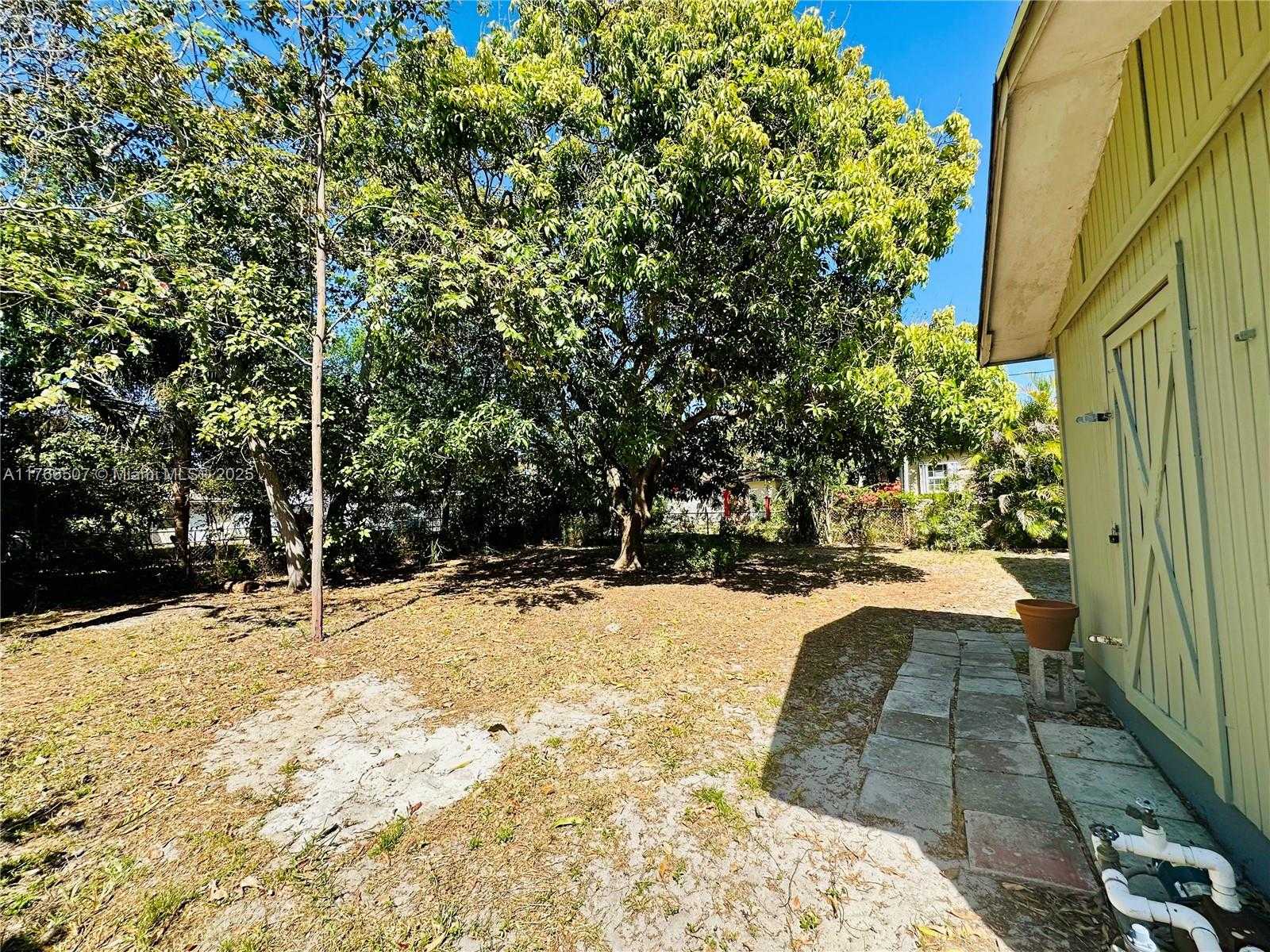 Small Image of 765 NORTH WEST 125TH ST, North Miami Number 27