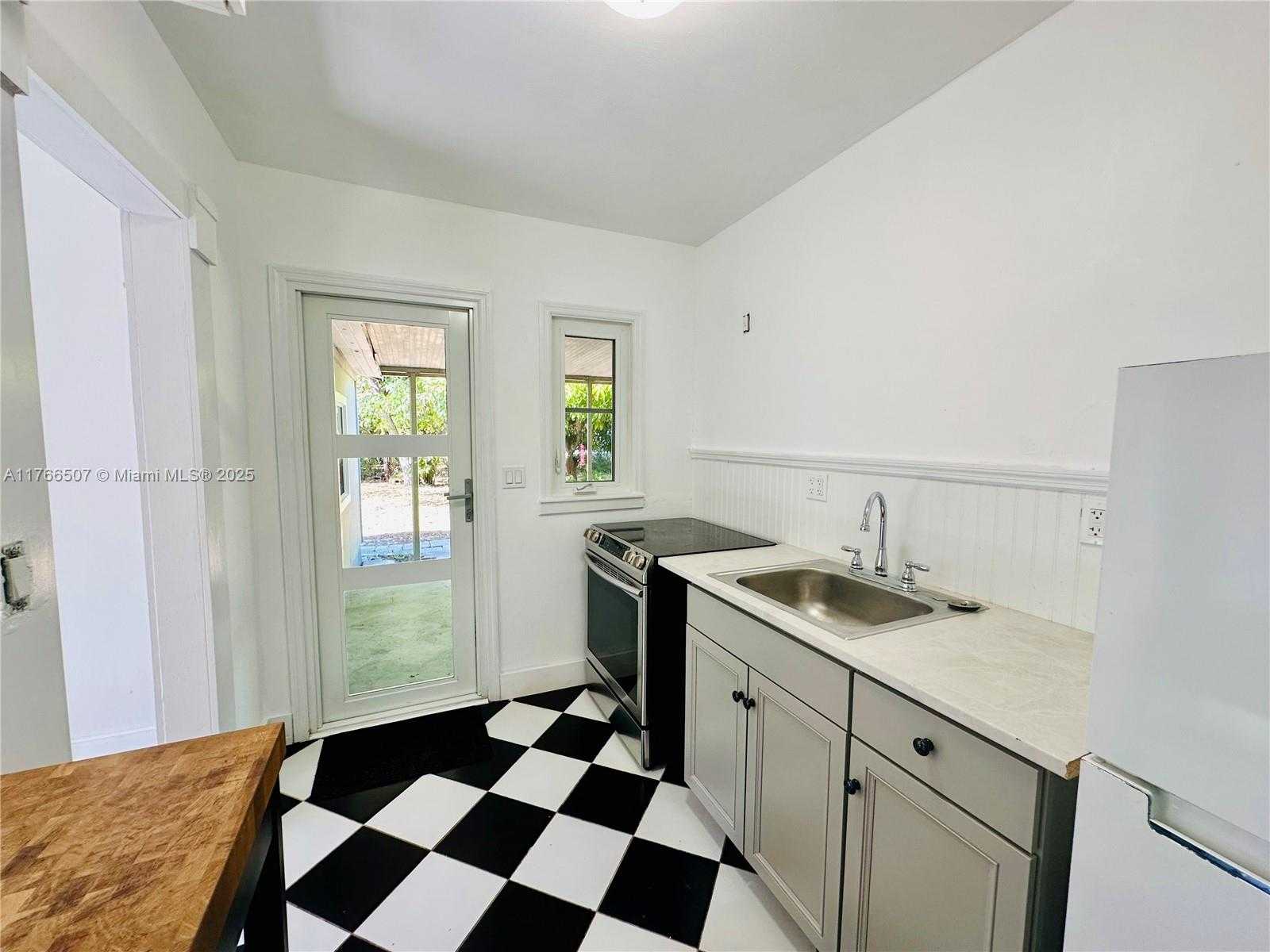 Small Image of 765 NORTH WEST 125TH ST, North Miami Number 9
