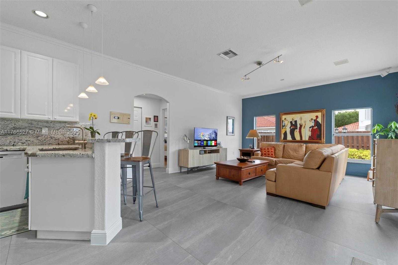 Small Image of 6216 NORTH WEST 113TH CT, Doral Number 13