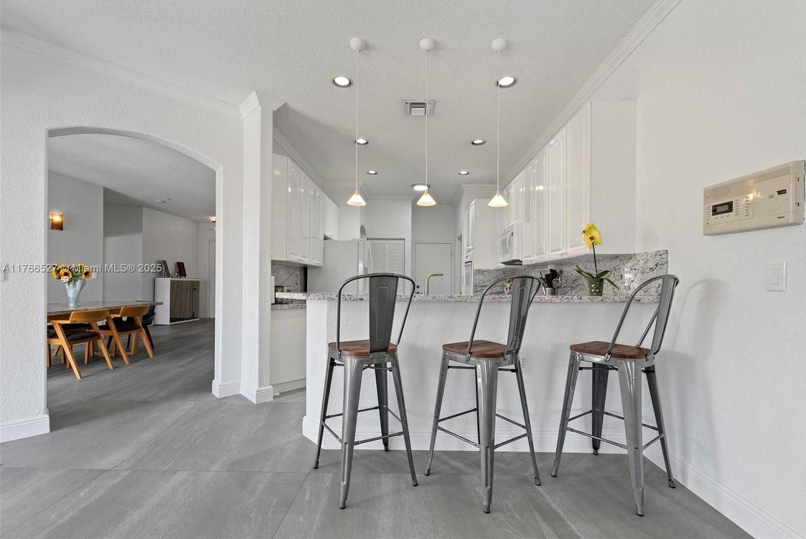 Small Image of 6216 NORTH WEST 113TH CT, Doral Number 17