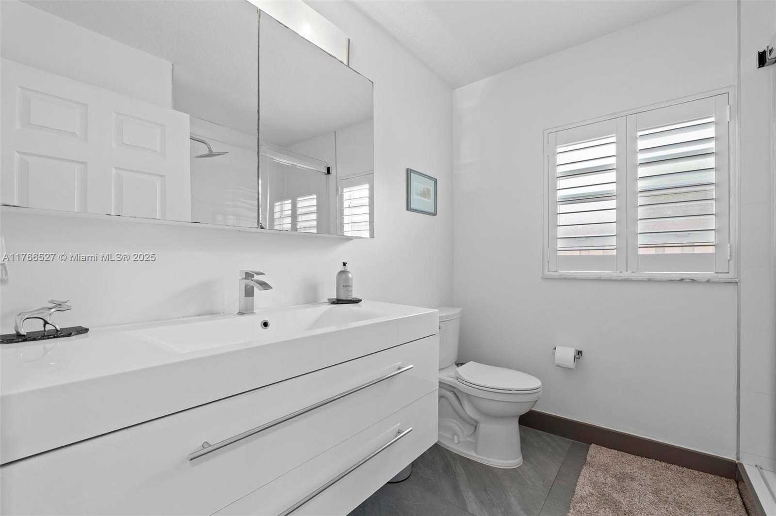 Small Image of 6216 NORTH WEST 113TH CT, Doral Number 32