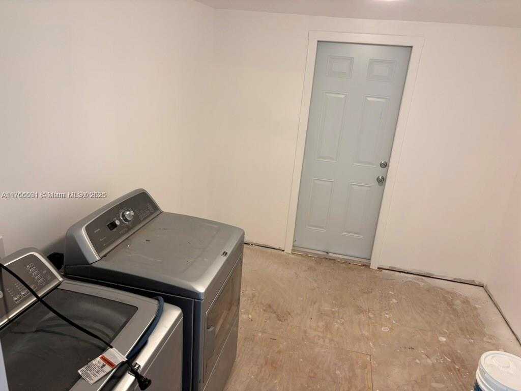 Small Image of 5390 US HWY 441 SE, Okeechobee Number 12