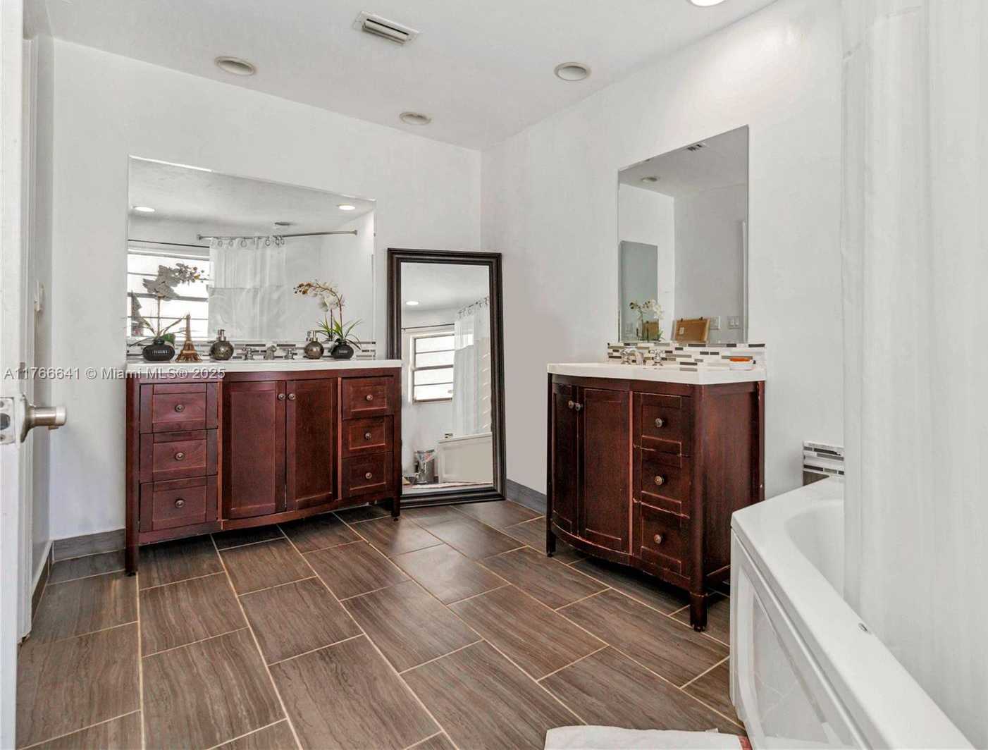 Small Image of 14461 SOUTH WEST 285TH ST, Homestead Number 14