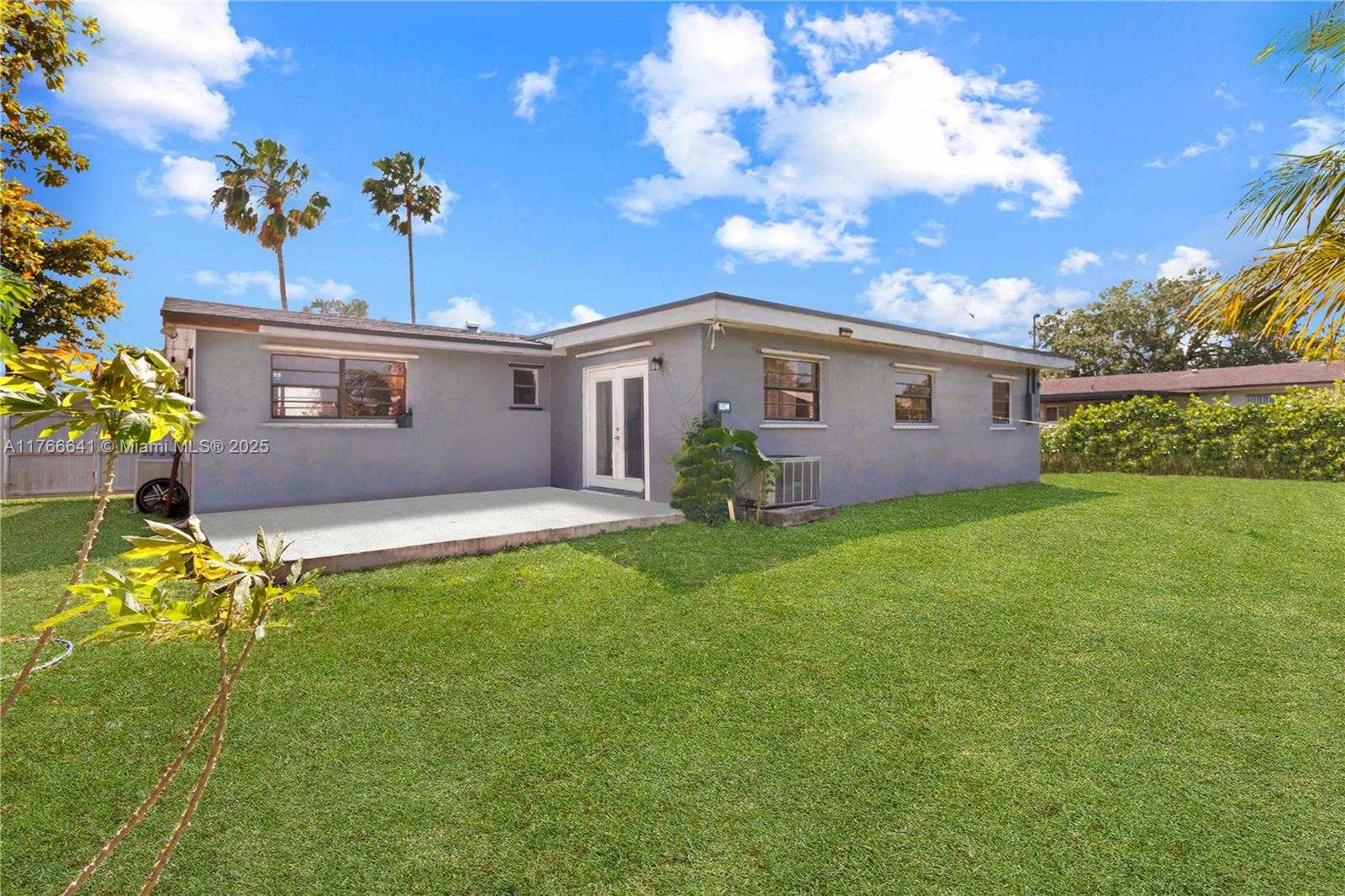 Small Image of 14461 SOUTH WEST 285TH ST, Homestead Number 16