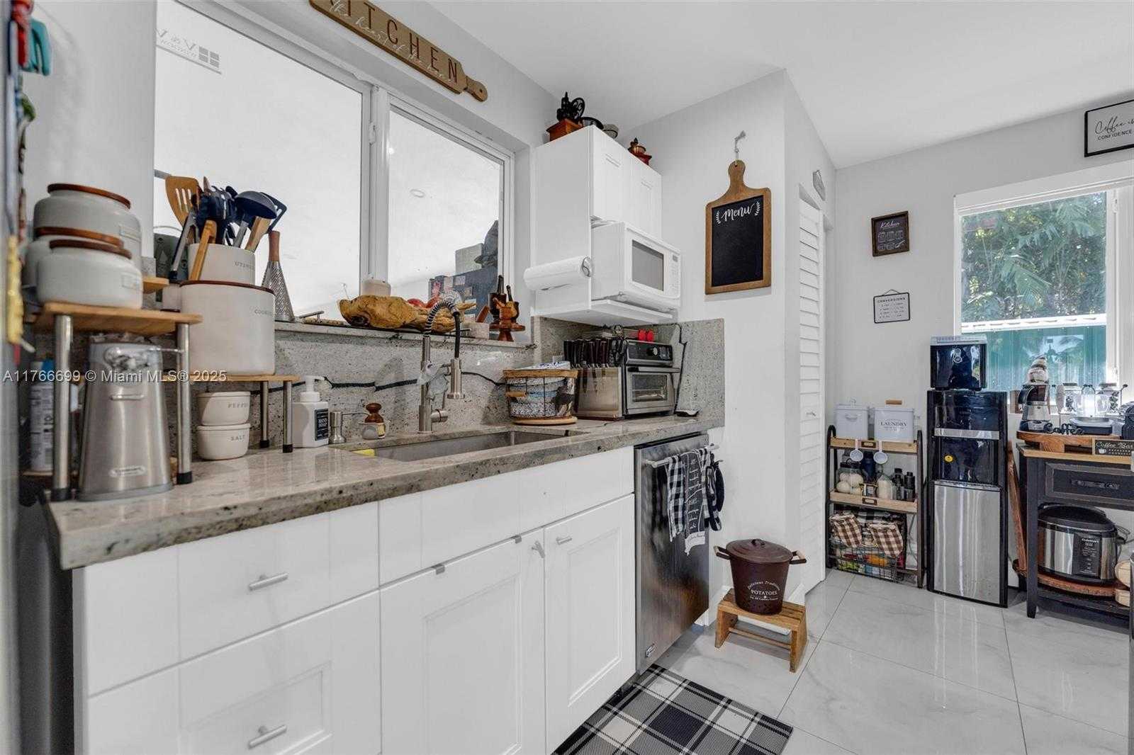 Small Image of 16950 SOUTH WEST 188TH ST, Miami Number 12
