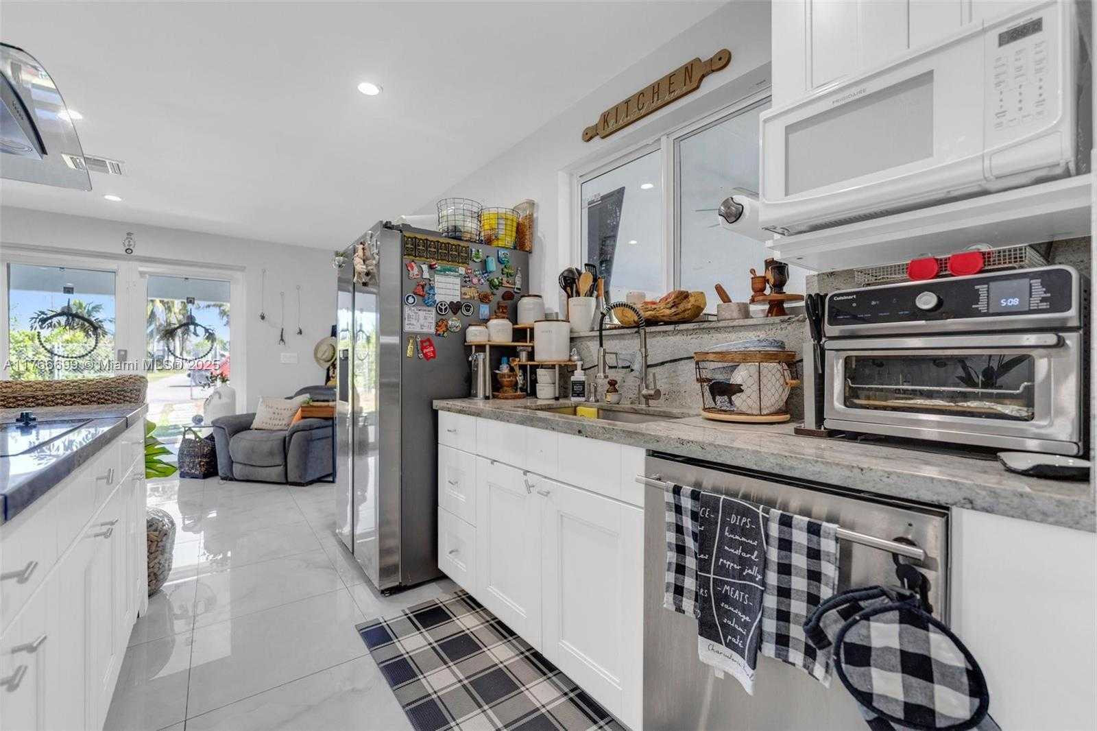 Small Image of 16950 SOUTH WEST 188TH ST, Miami Number 13