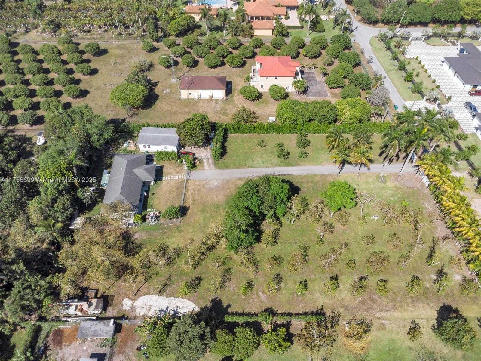 Small Image of 16950 SOUTH WEST 188TH ST, Miami Number 33