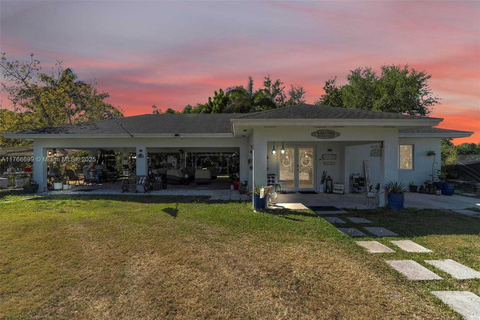 Small Image of 16950 SOUTH WEST 188TH ST, Miami Number 34