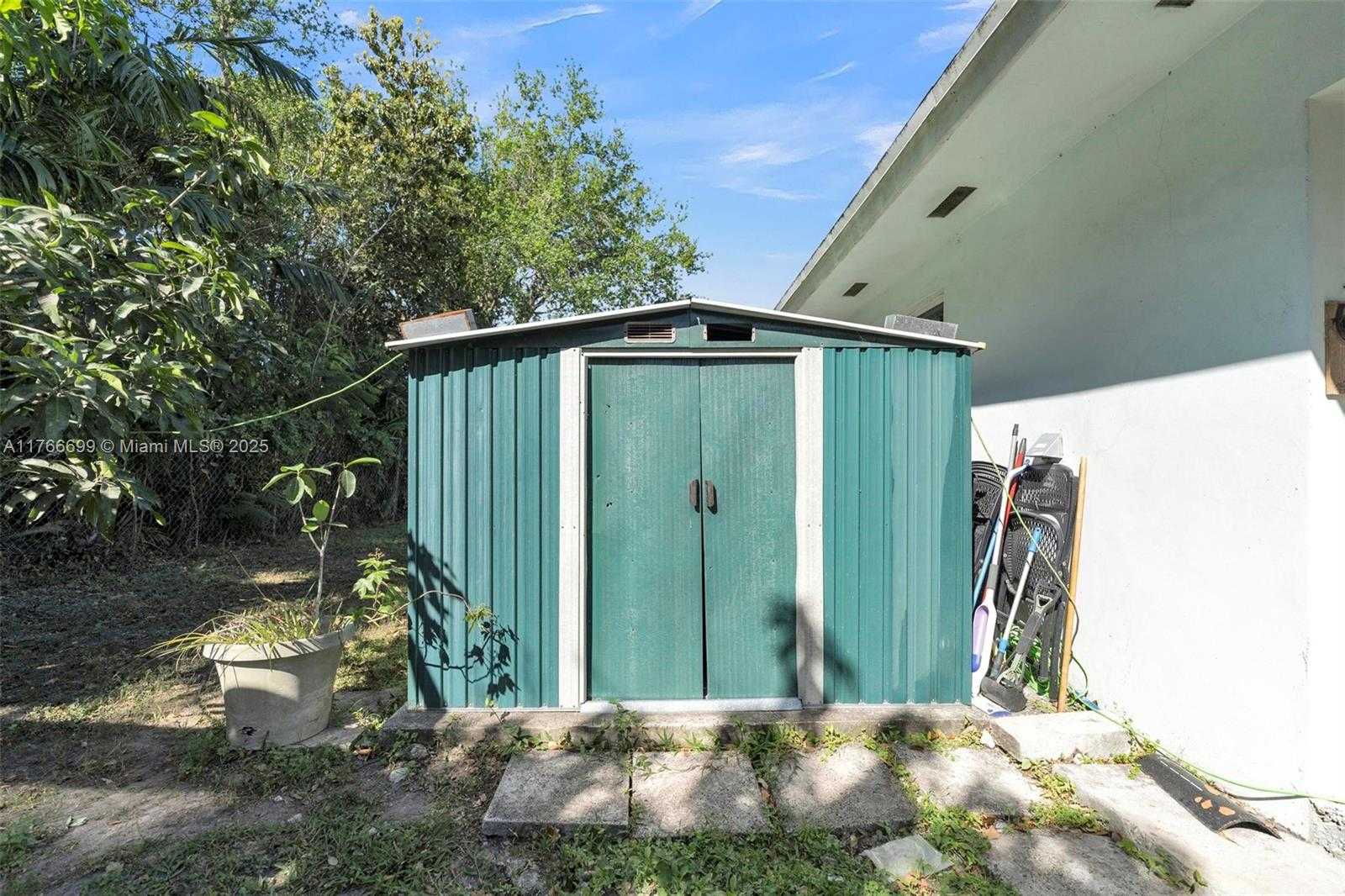 Small Image of 16950 SOUTH WEST 188TH ST, Miami Number 39