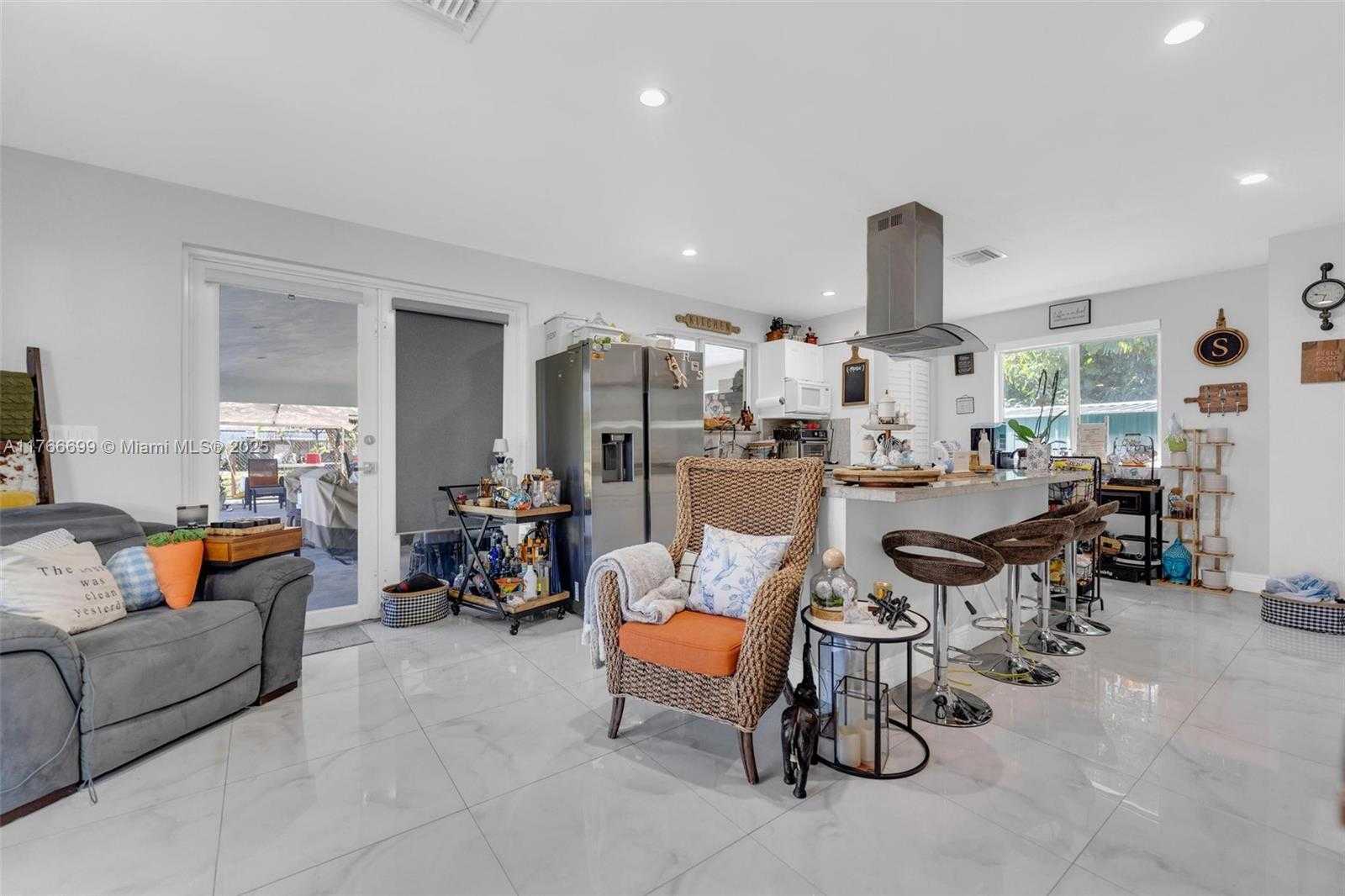 Small Image of 16950 SOUTH WEST 188TH ST, Miami Number 9