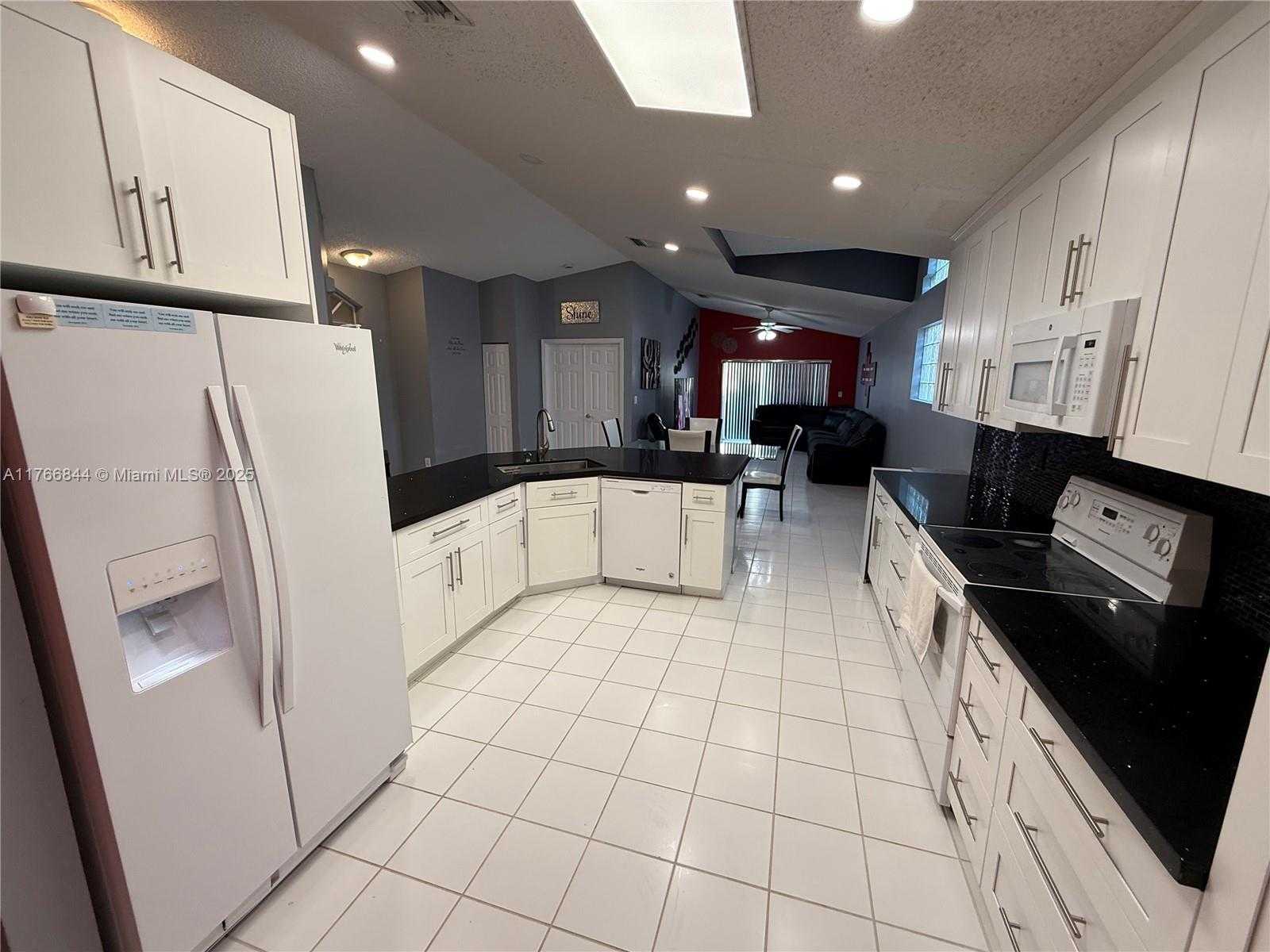 Small Image of 1026 NORTH WEST 170TH AVE, Pembroke Pines Number 11
