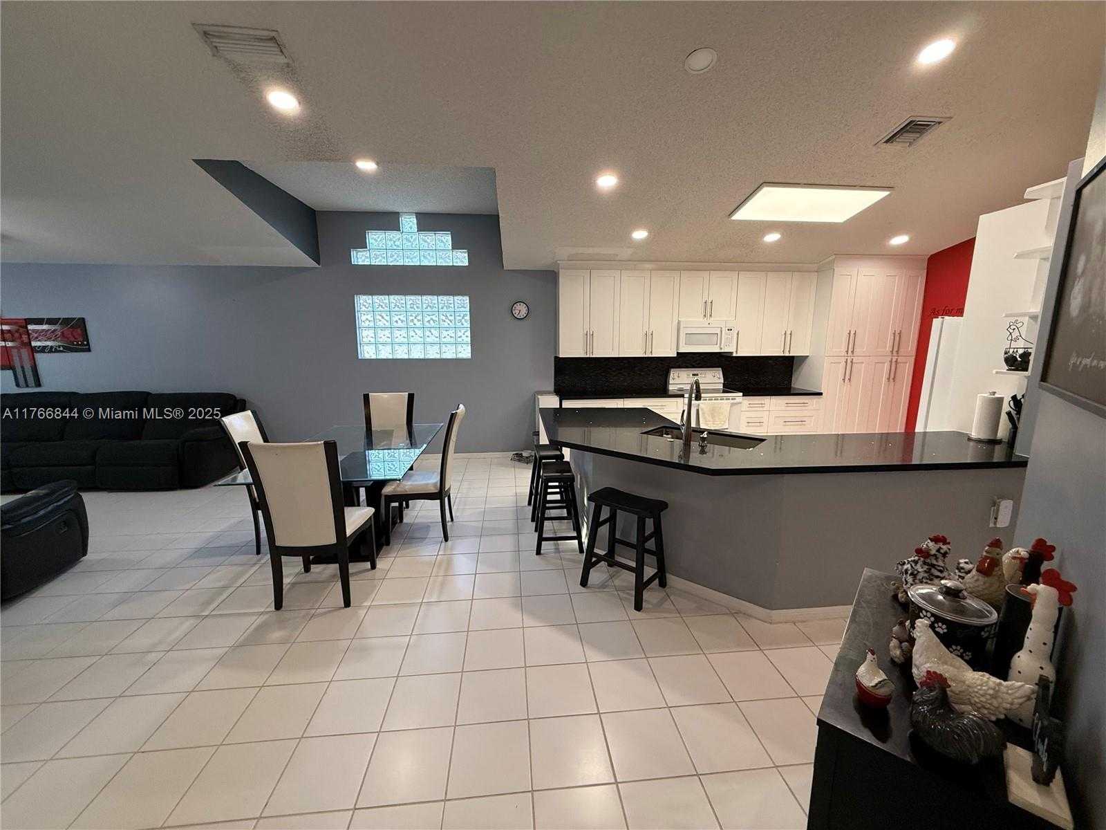 Small Image of 1026 NORTH WEST 170TH AVE, Pembroke Pines Number 12
