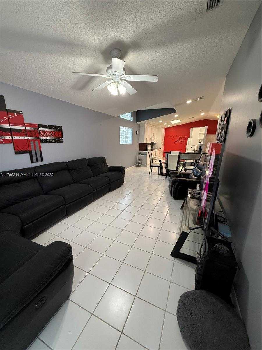 Small Image of 1026 NORTH WEST 170TH AVE, Pembroke Pines Number 17