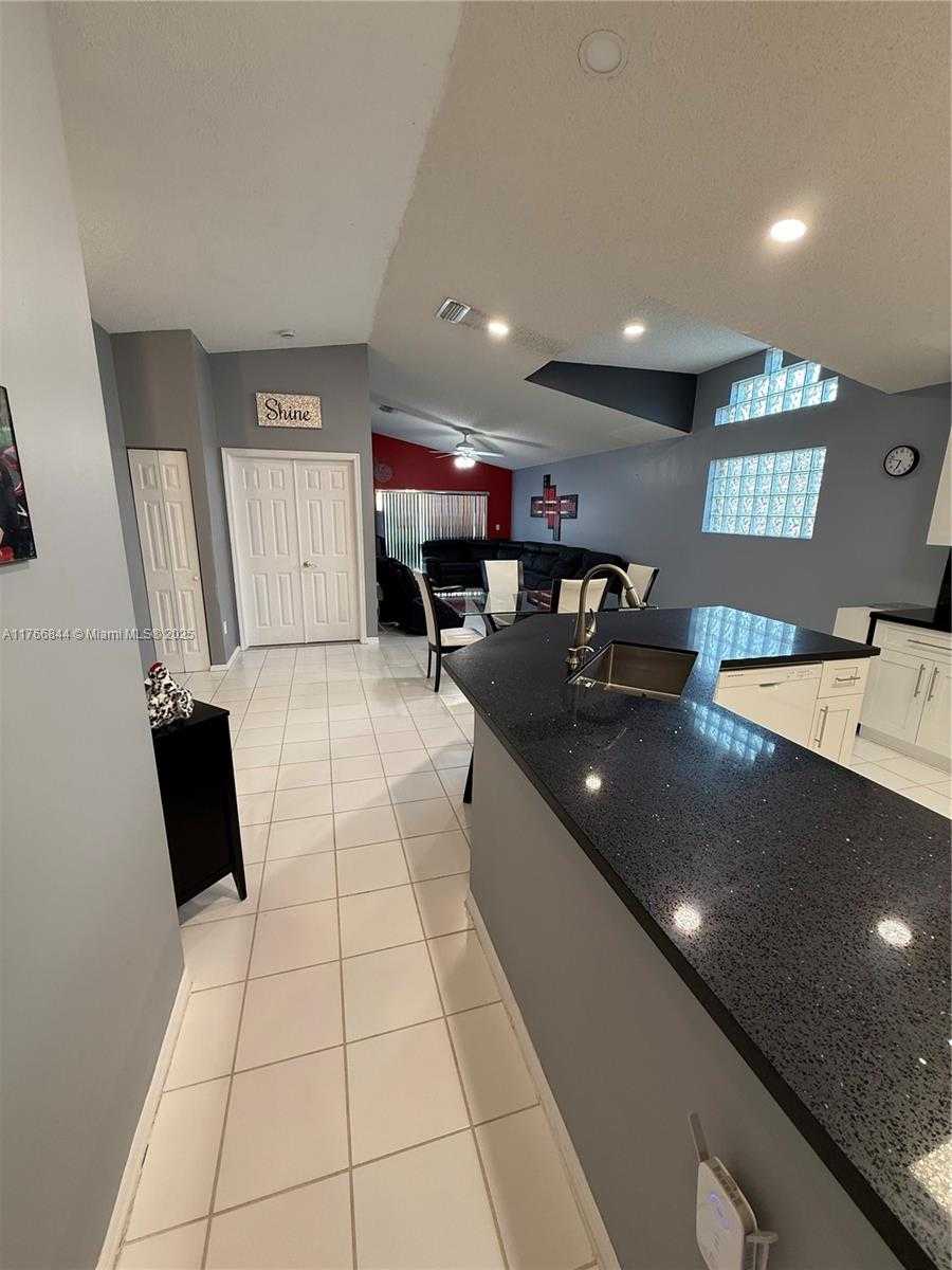 Small Image of 1026 NORTH WEST 170TH AVE, Pembroke Pines Number 19