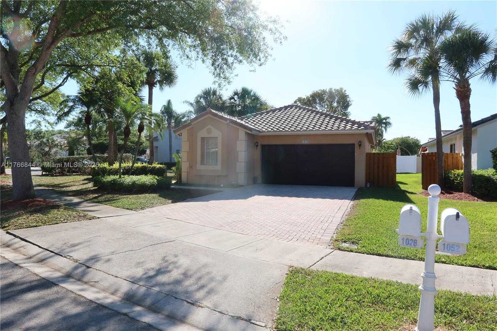 Small Image of 1026 NORTH WEST 170TH AVE, Pembroke Pines Number 2
