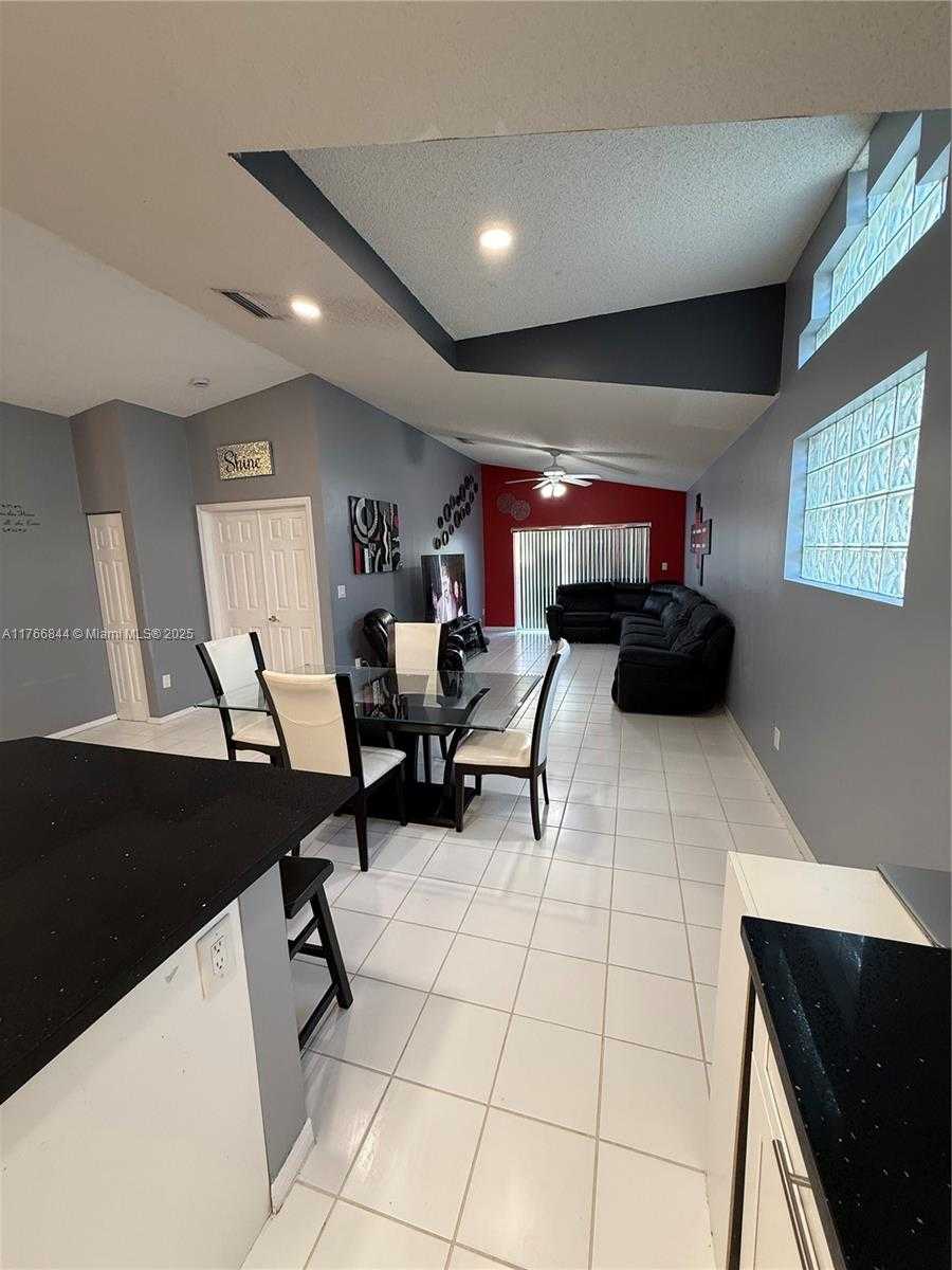 Small Image of 1026 NORTH WEST 170TH AVE, Pembroke Pines Number 20