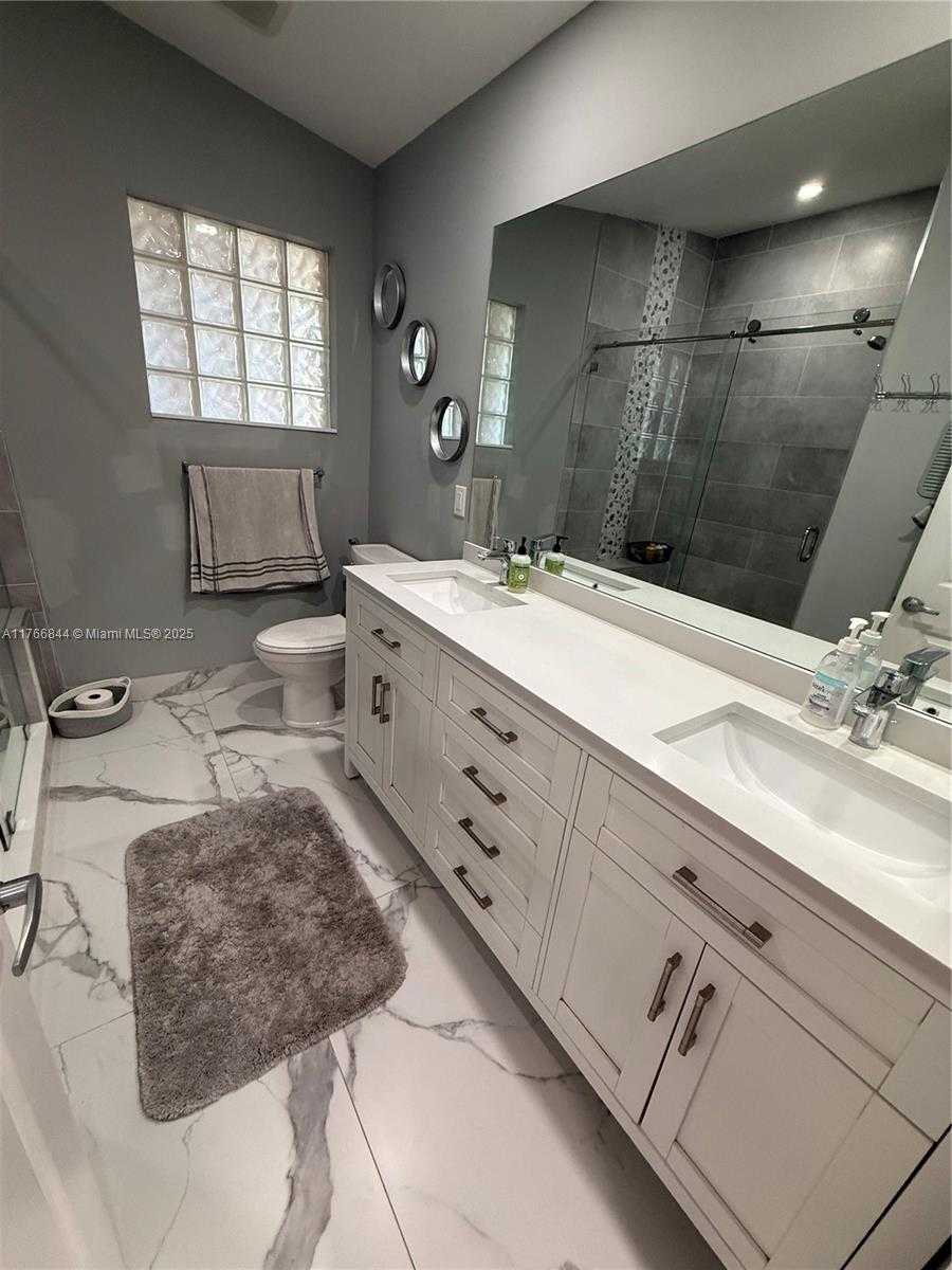 Small Image of 1026 NORTH WEST 170TH AVE, Pembroke Pines Number 22