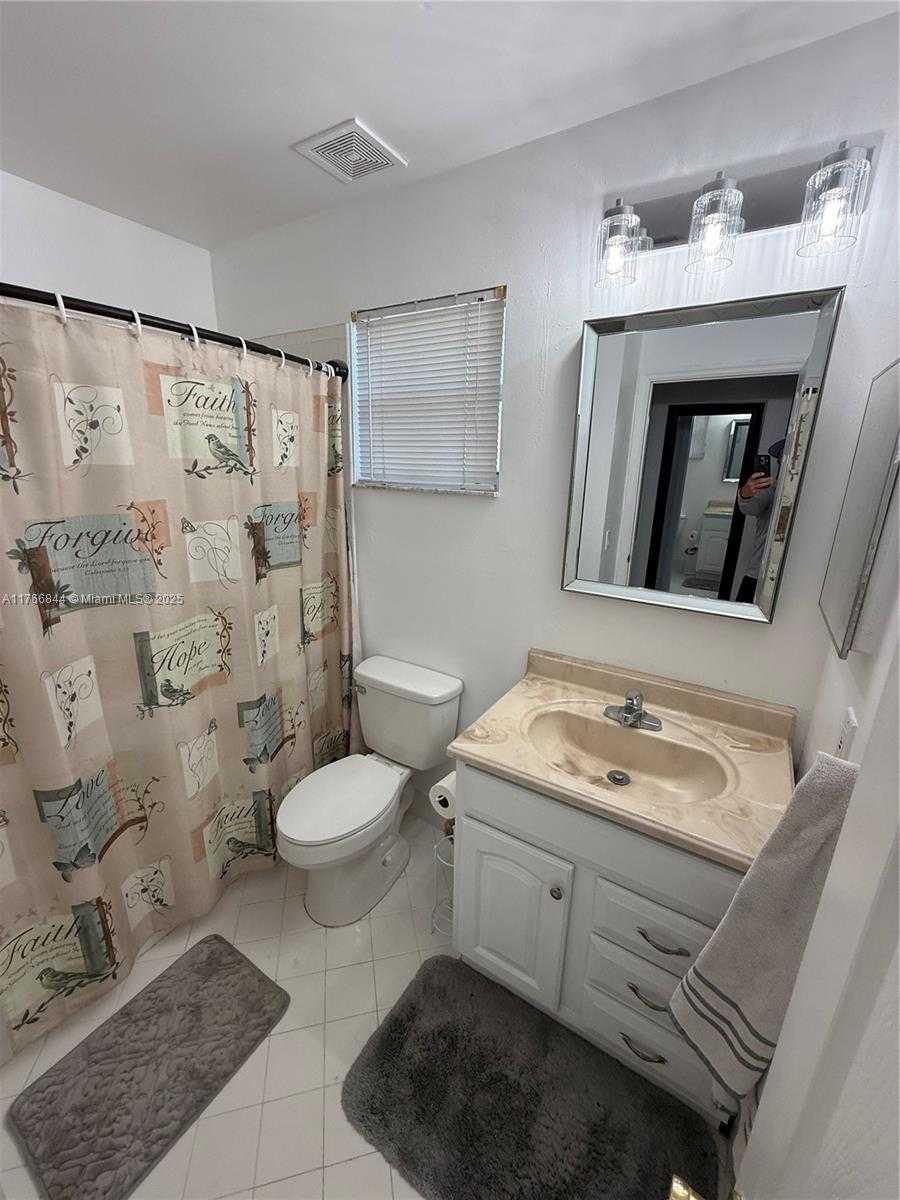 Small Image of 1026 NORTH WEST 170TH AVE, Pembroke Pines Number 25