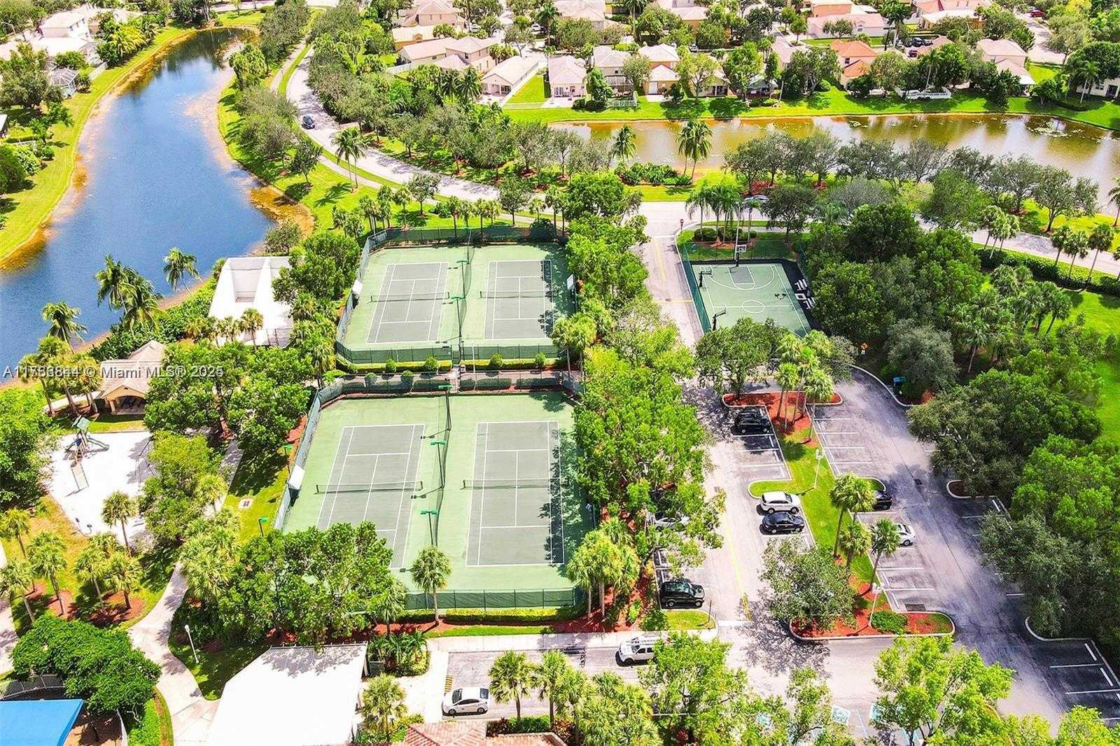 Small Image of 1026 NORTH WEST 170TH AVE, Pembroke Pines Number 33