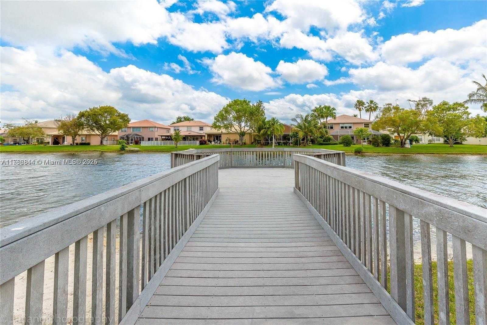 Small Image of 1026 NORTH WEST 170TH AVE, Pembroke Pines Number 37