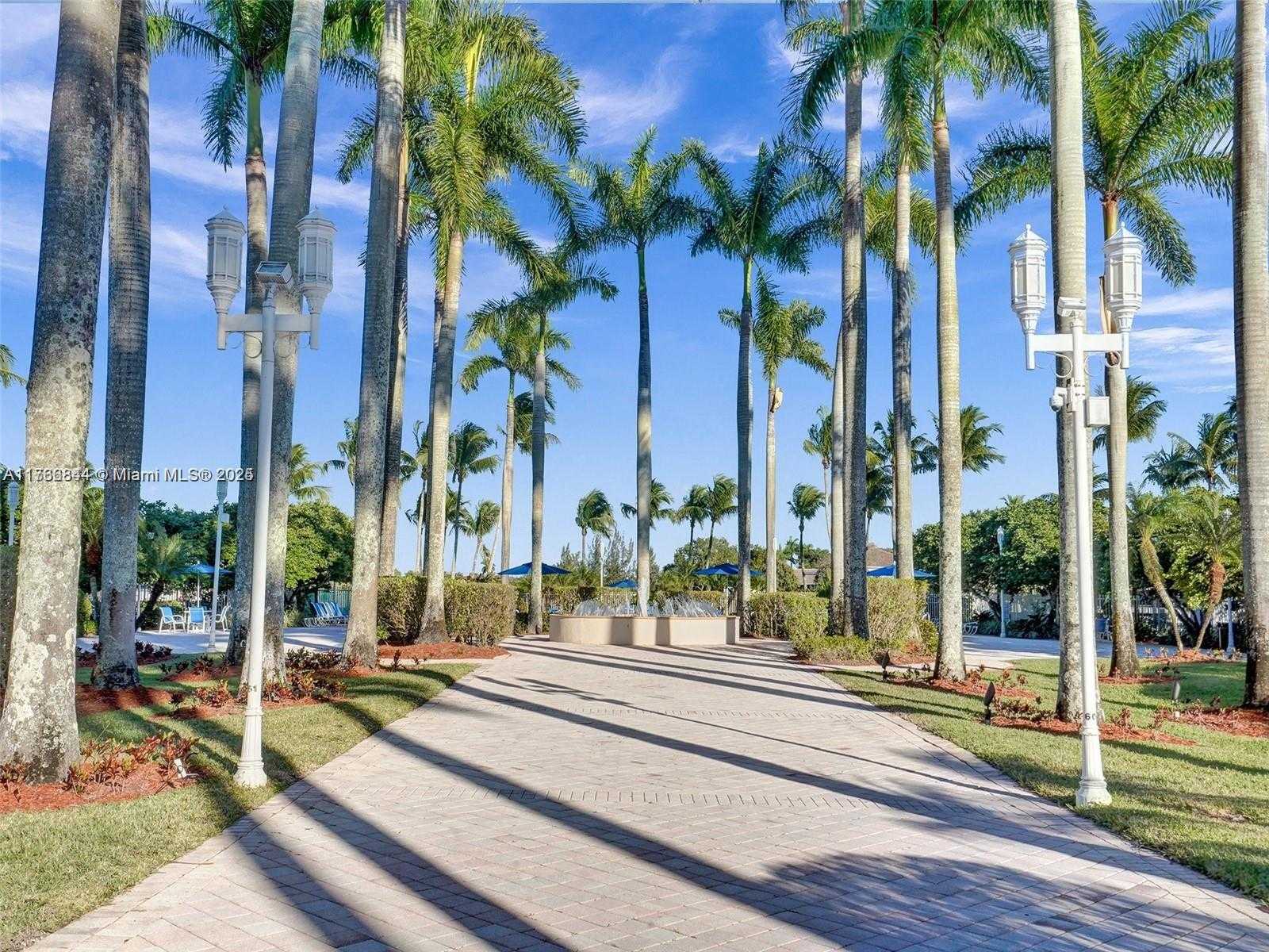 Small Image of 1026 NORTH WEST 170TH AVE, Pembroke Pines Number 38