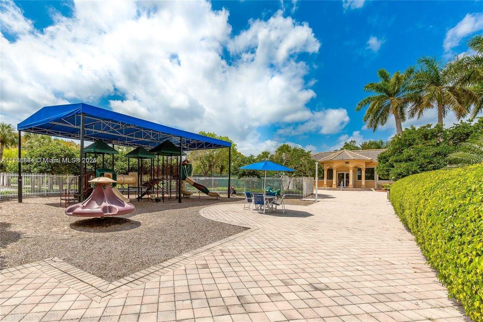Small Image of 1026 NORTH WEST 170TH AVE, Pembroke Pines Number 41
