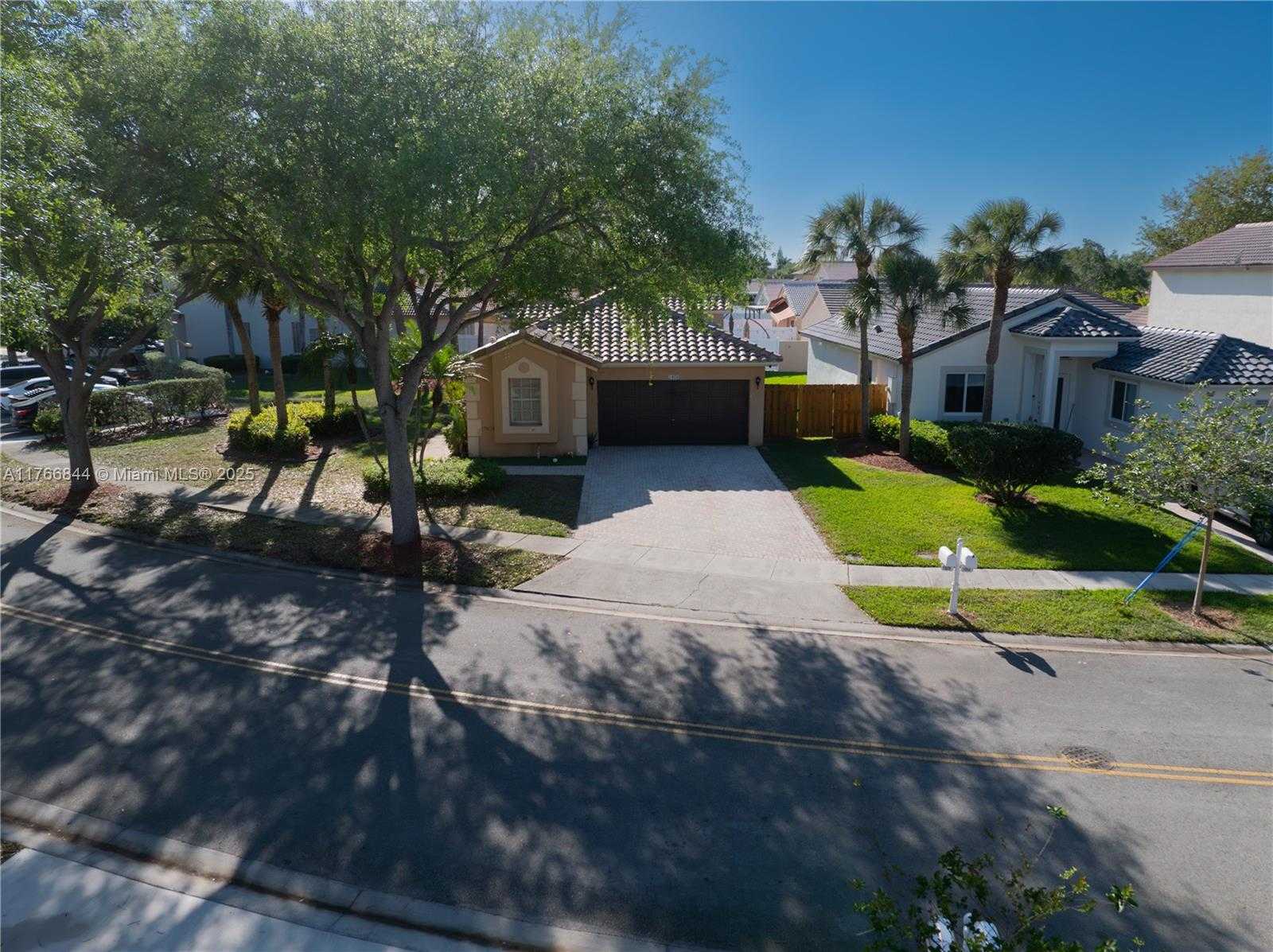 Small Image of 1026 NORTH WEST 170TH AVE, Pembroke Pines Number 6