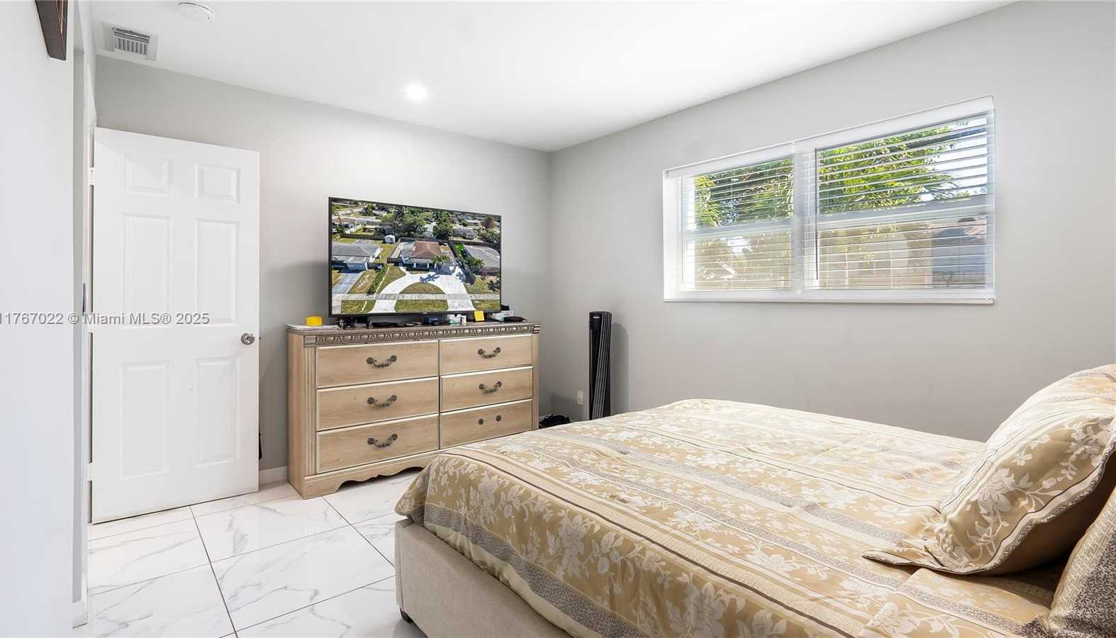 Small Image of 3120 SOUTH WEST 17TH ST, Fort Lauderdale Number 12
