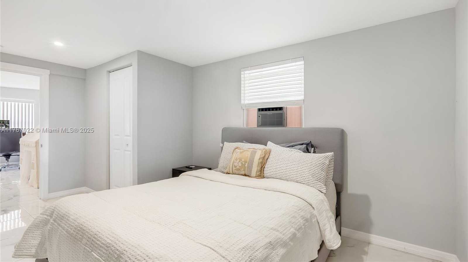 Small Image of 3120 SOUTH WEST 17TH ST, Fort Lauderdale Number 13