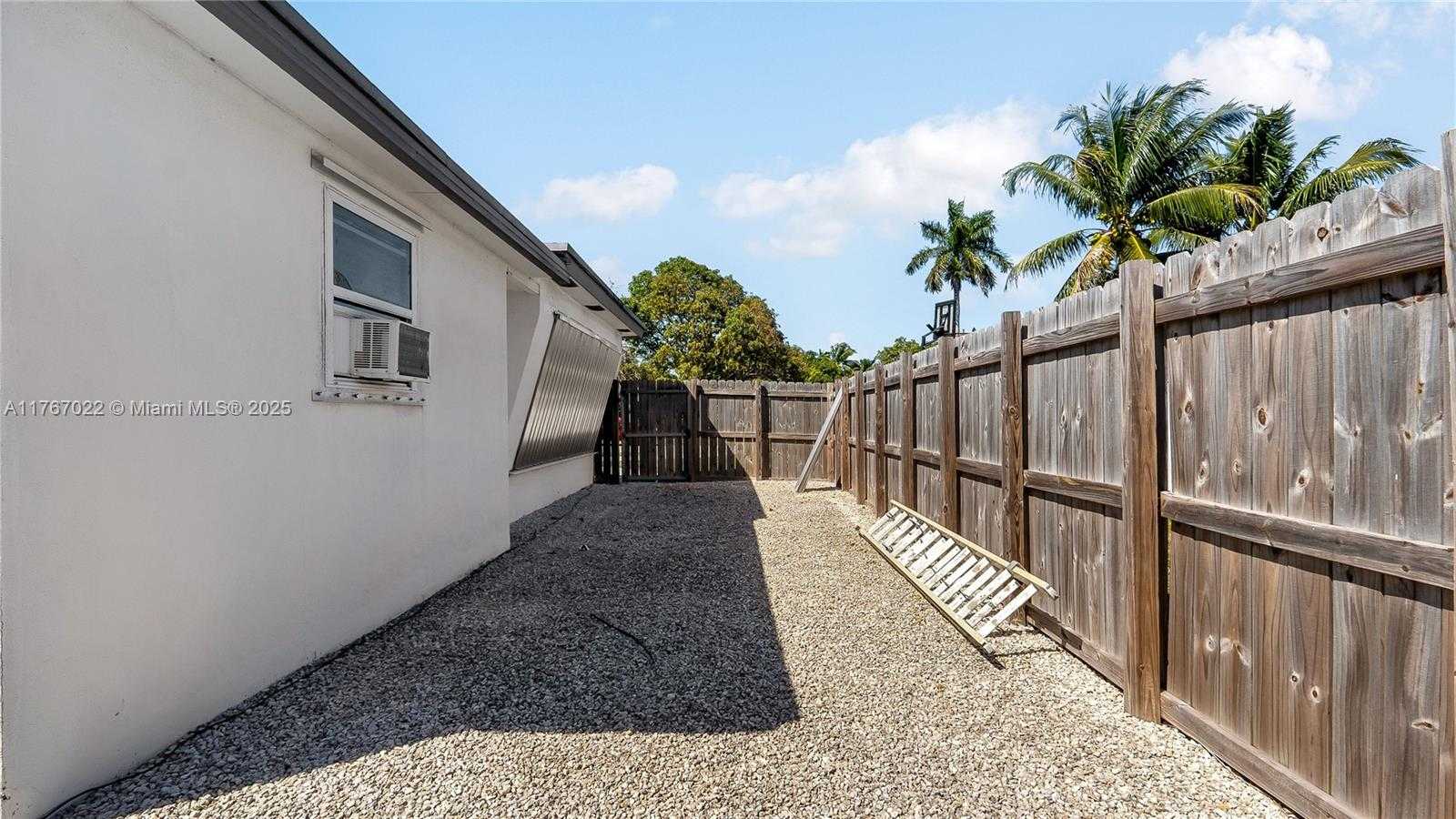 Small Image of 3120 SOUTH WEST 17TH ST, Fort Lauderdale Number 28