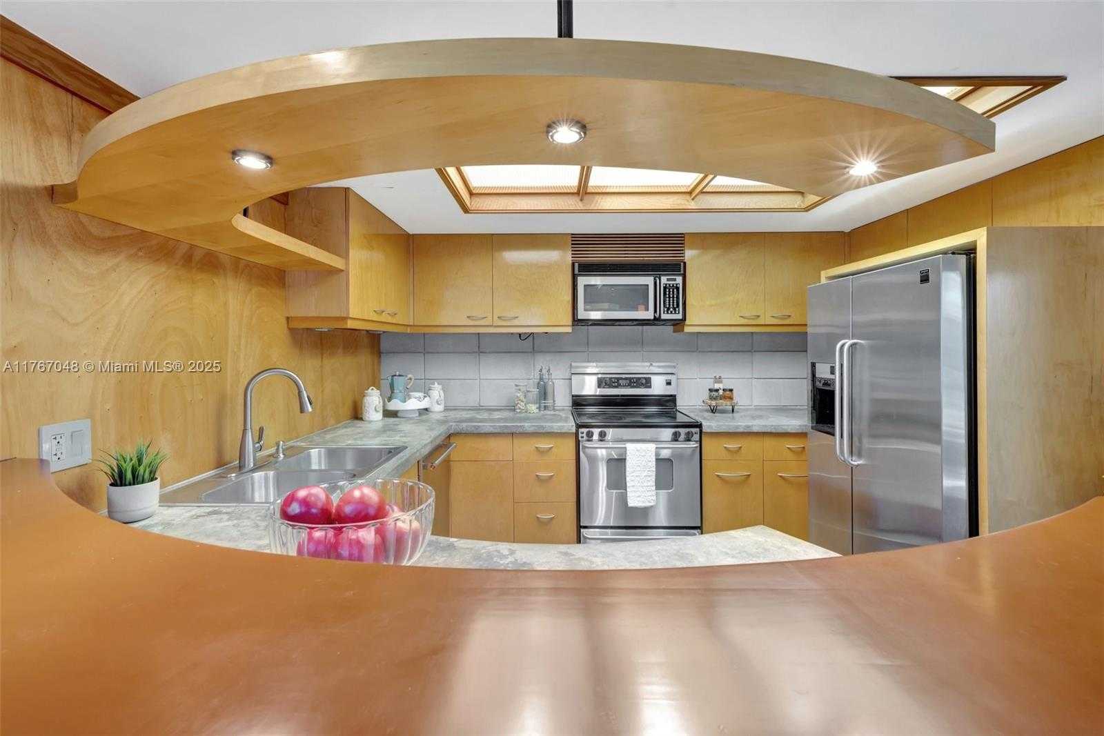 Small Image of 2410 SOUTH WEST 29TH WAY, Fort Lauderdale Number 18